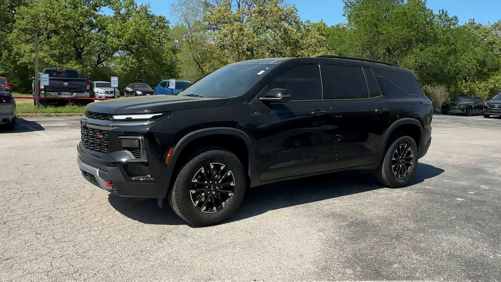 View vehicle photo 4