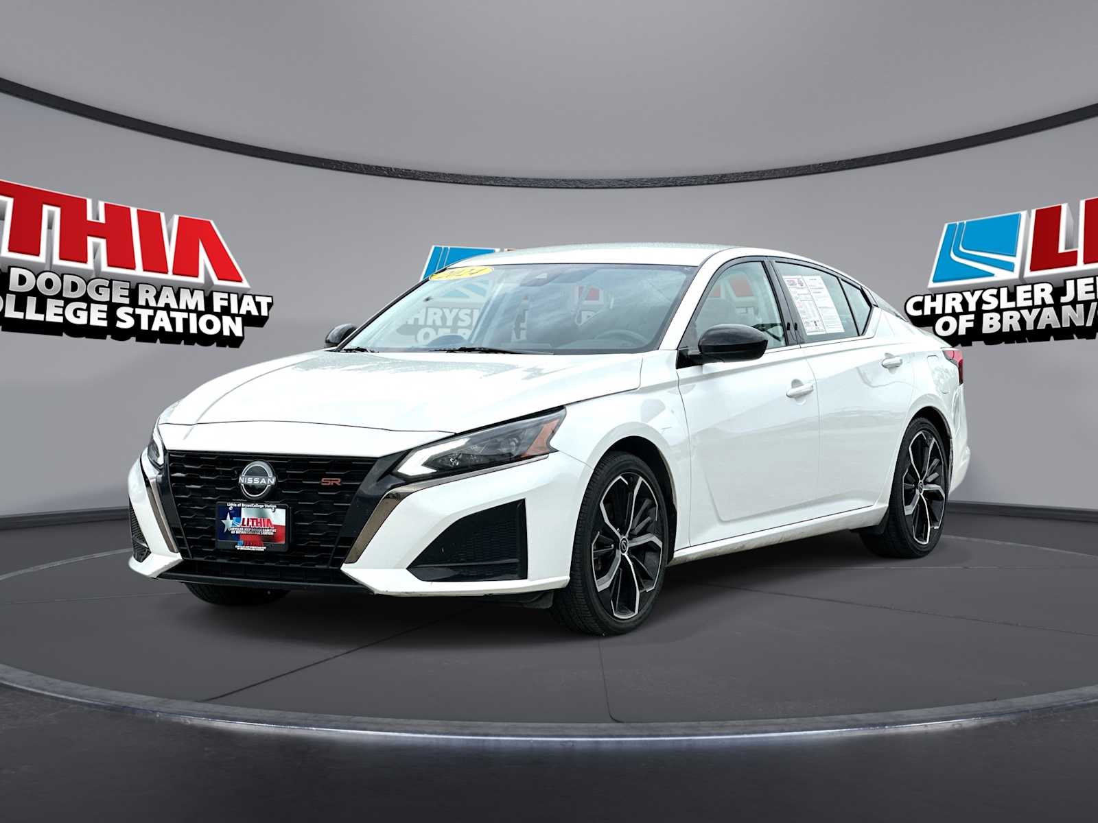 Glacier White 2024 Nissan Altima 2.5 SR FWD Sedan Front-Wheel Drive Continuously Variable Transmission