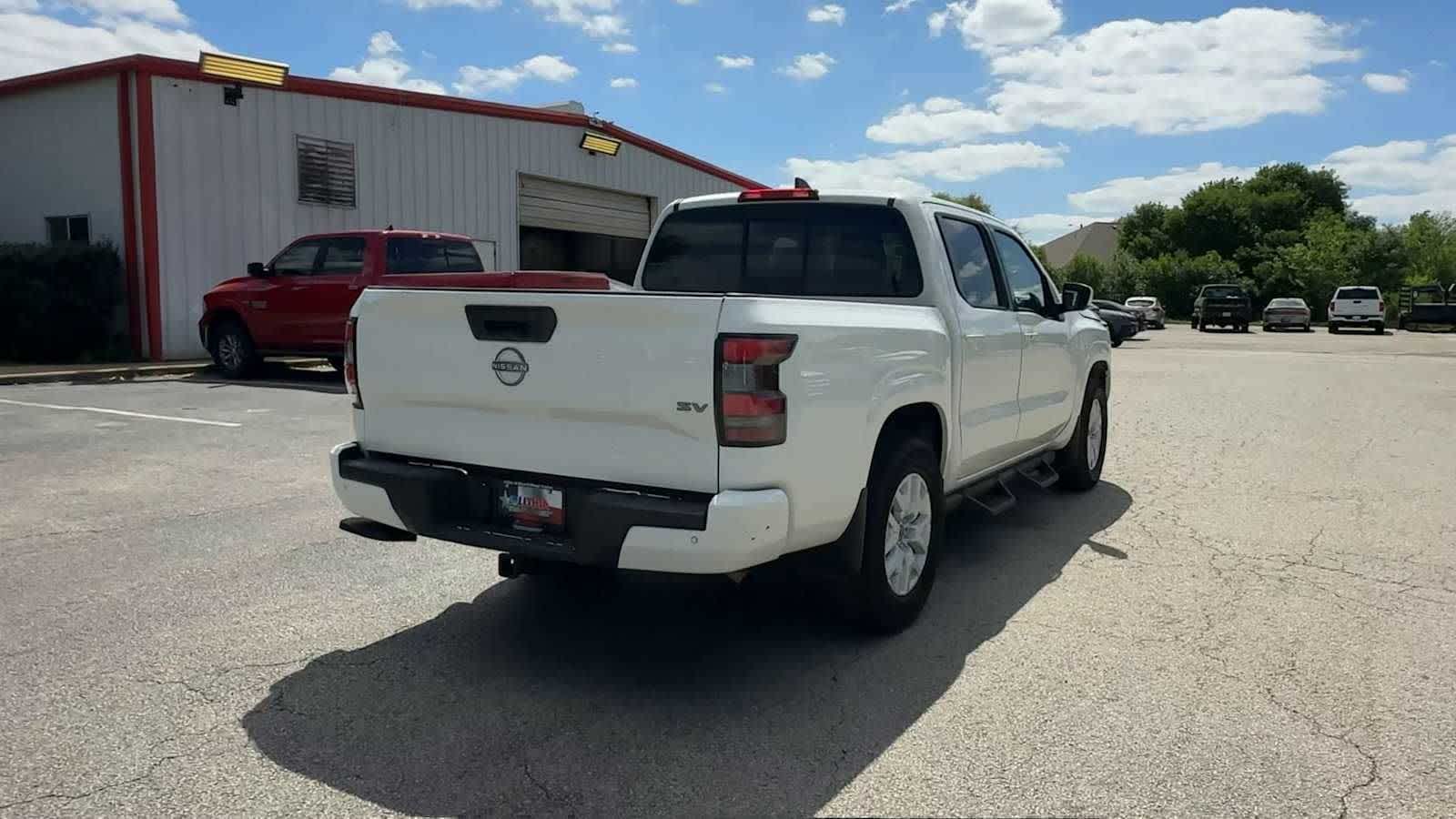 View vehicle photo 7