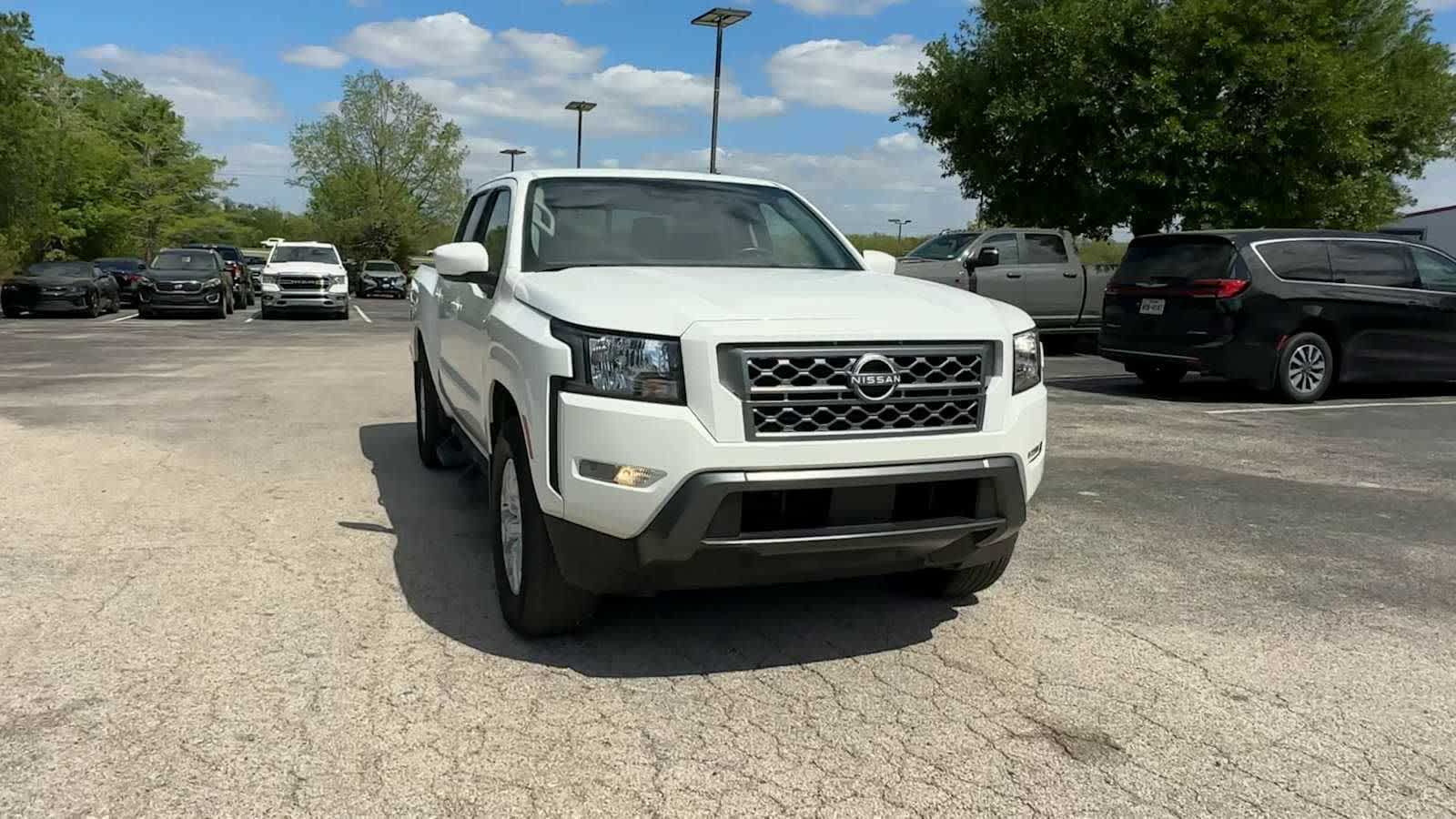 View vehicle photo 2