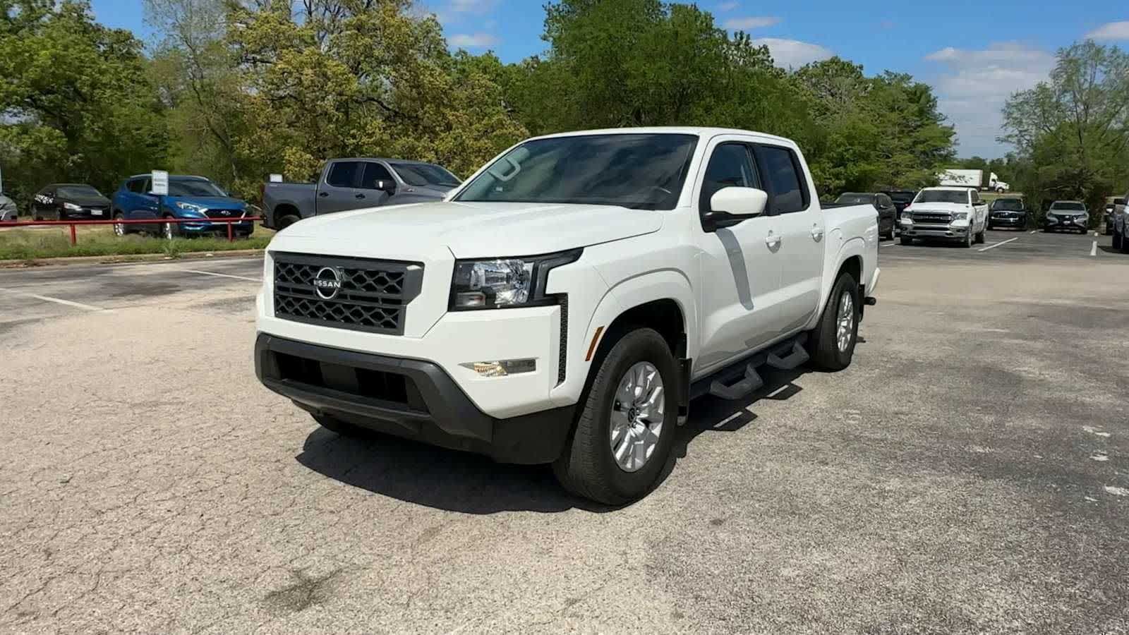 View vehicle photo 3