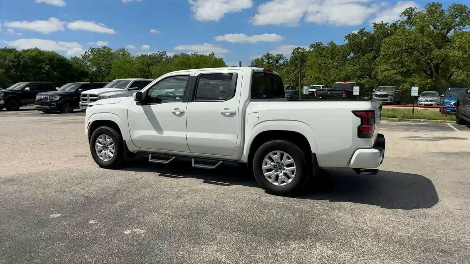 View vehicle photo 5