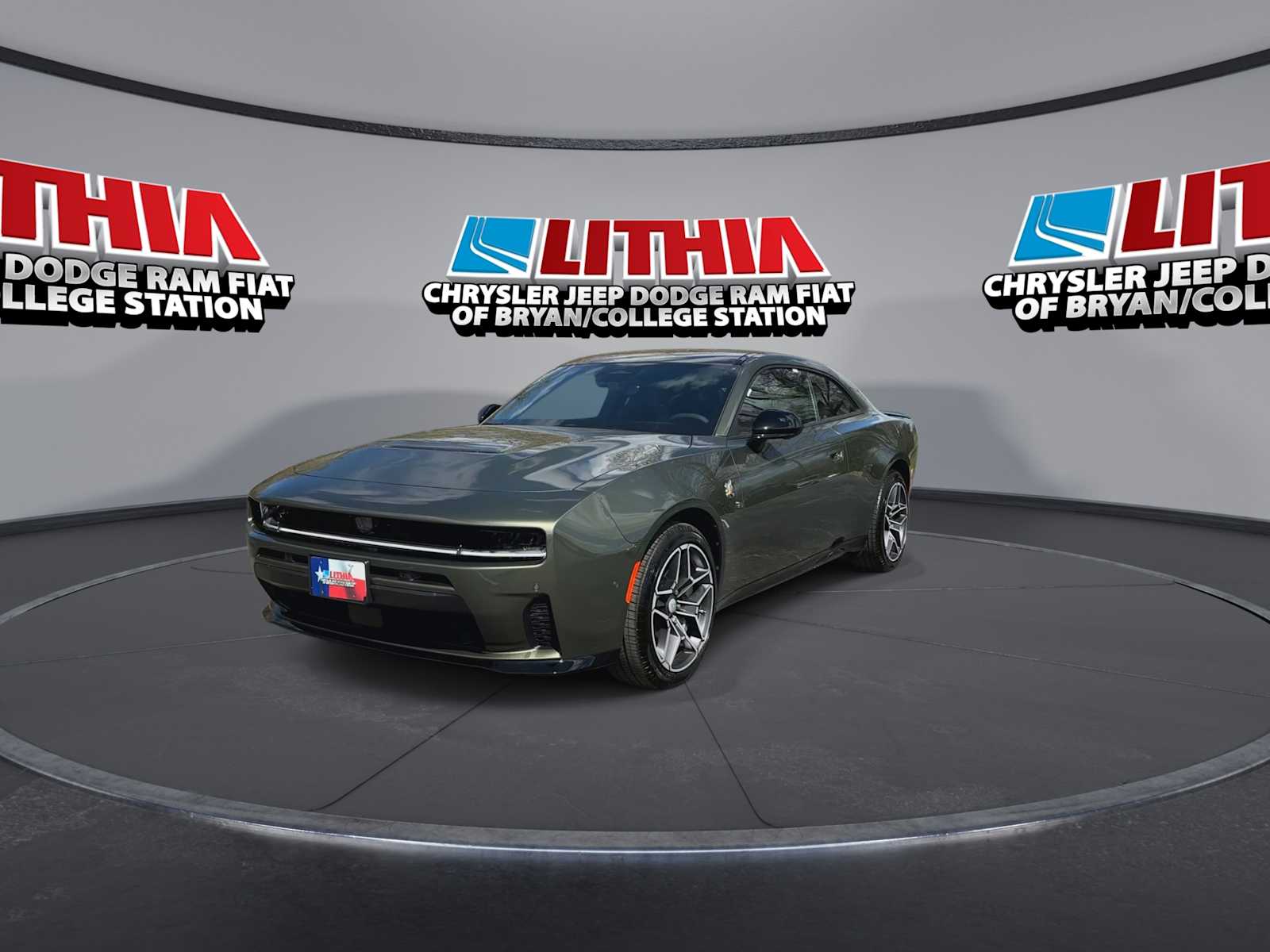 View vehicle photo 3