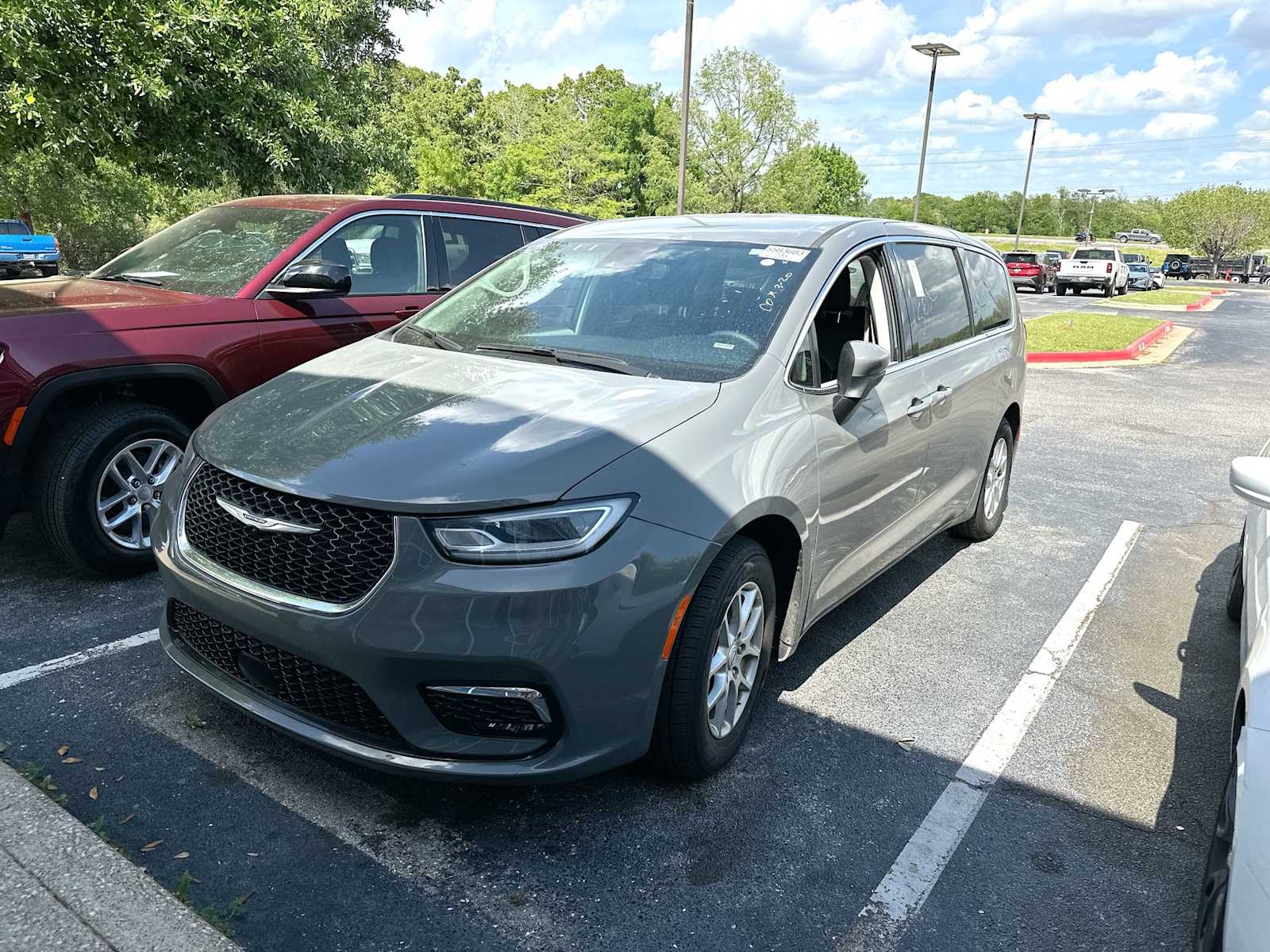 Ceramic Gray Clearcoat 2023 Chrysler Pacifica Touring L FWD Minivan Front-Wheel Drive 9-Speed Automatic