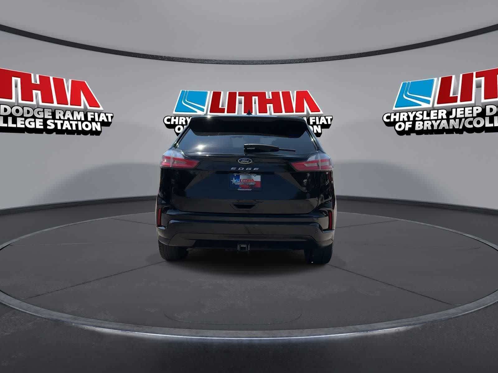 View vehicle photo 7