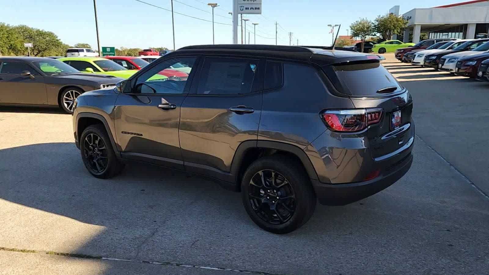 View vehicle photo 6