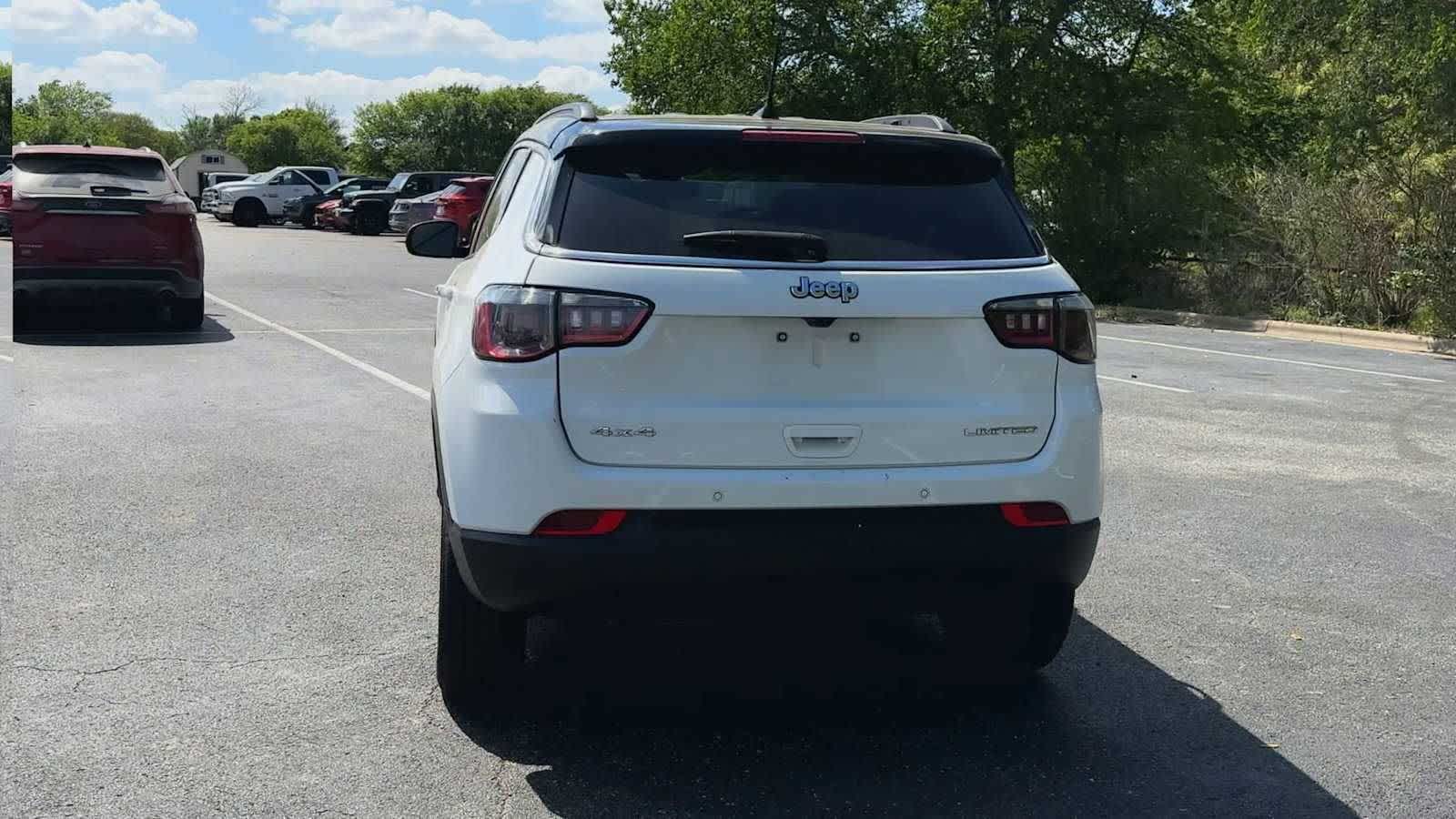 View vehicle photo 7