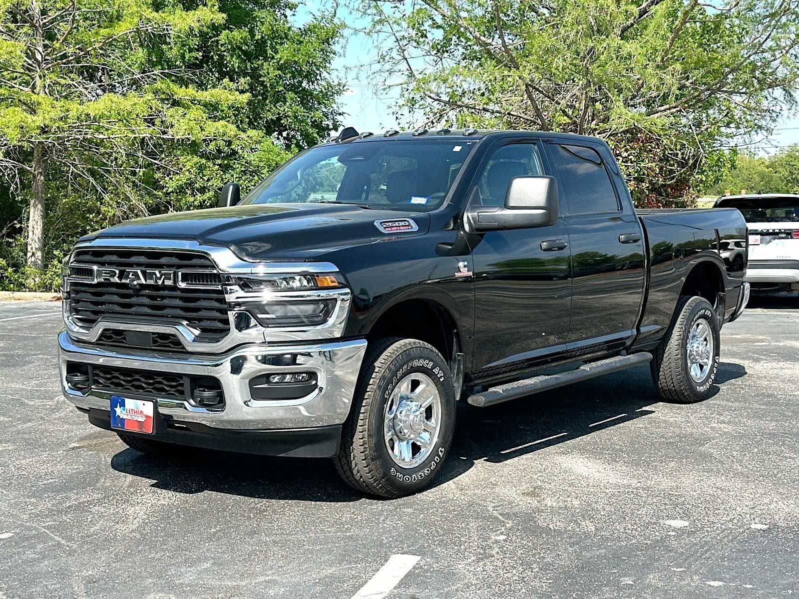 Diamond Black Crystal Pearlcoat 2026 RAM 2500 Tradesman Crew Cab 4WD Pickup Truck Four-Wheel Drive 8-Speed Automatic