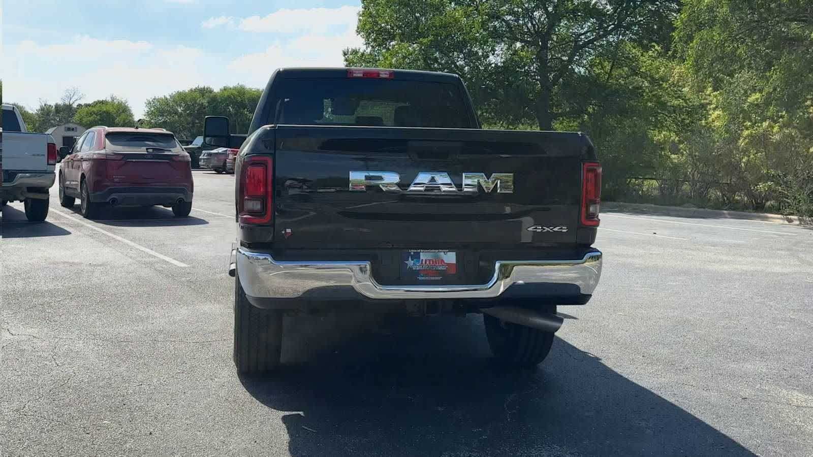 View vehicle photo 7