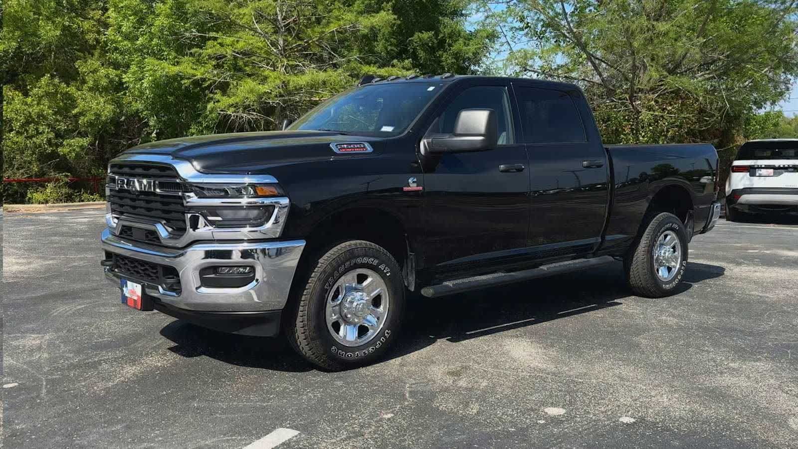 View vehicle photo 4