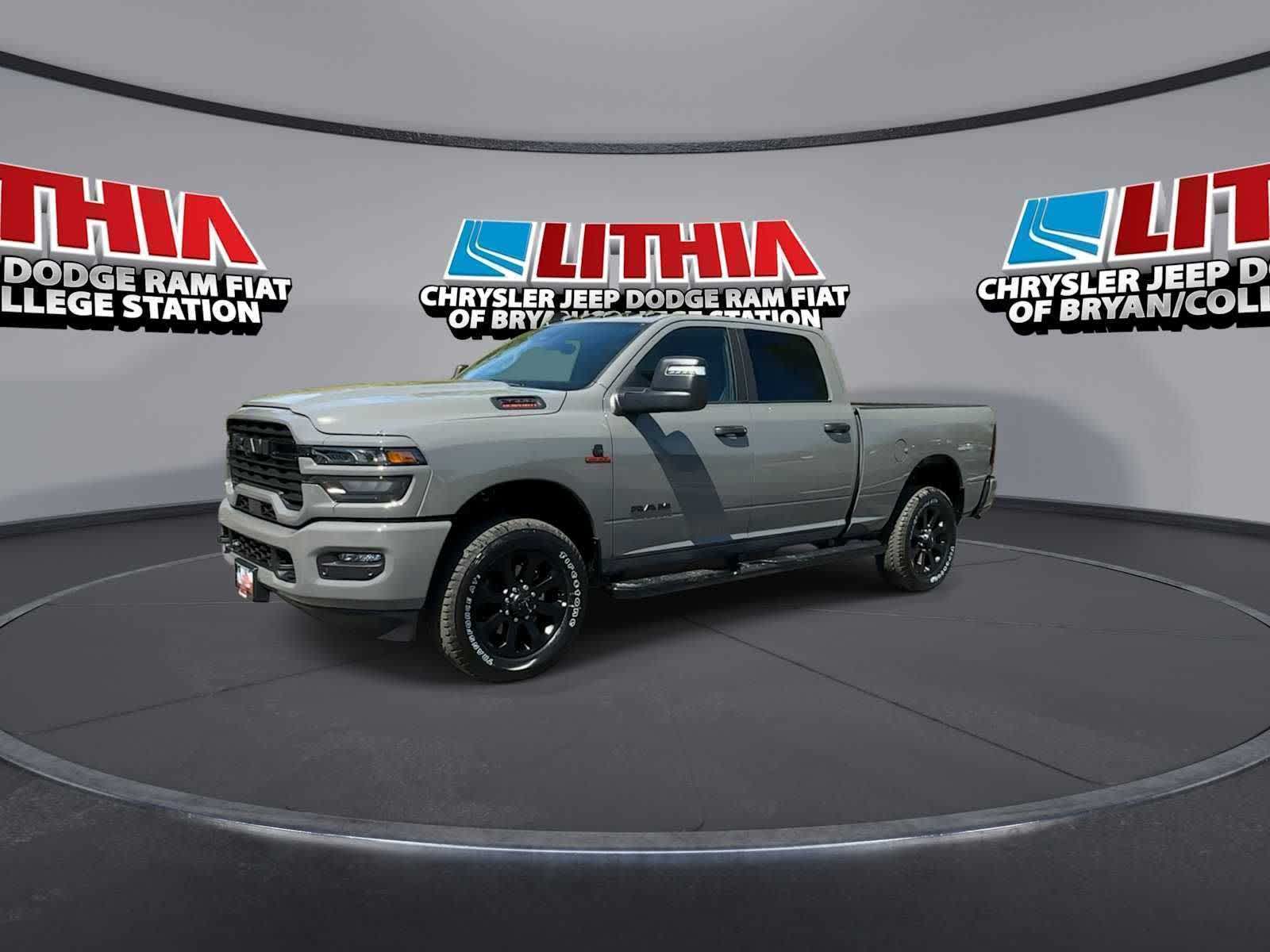 View vehicle photo 4