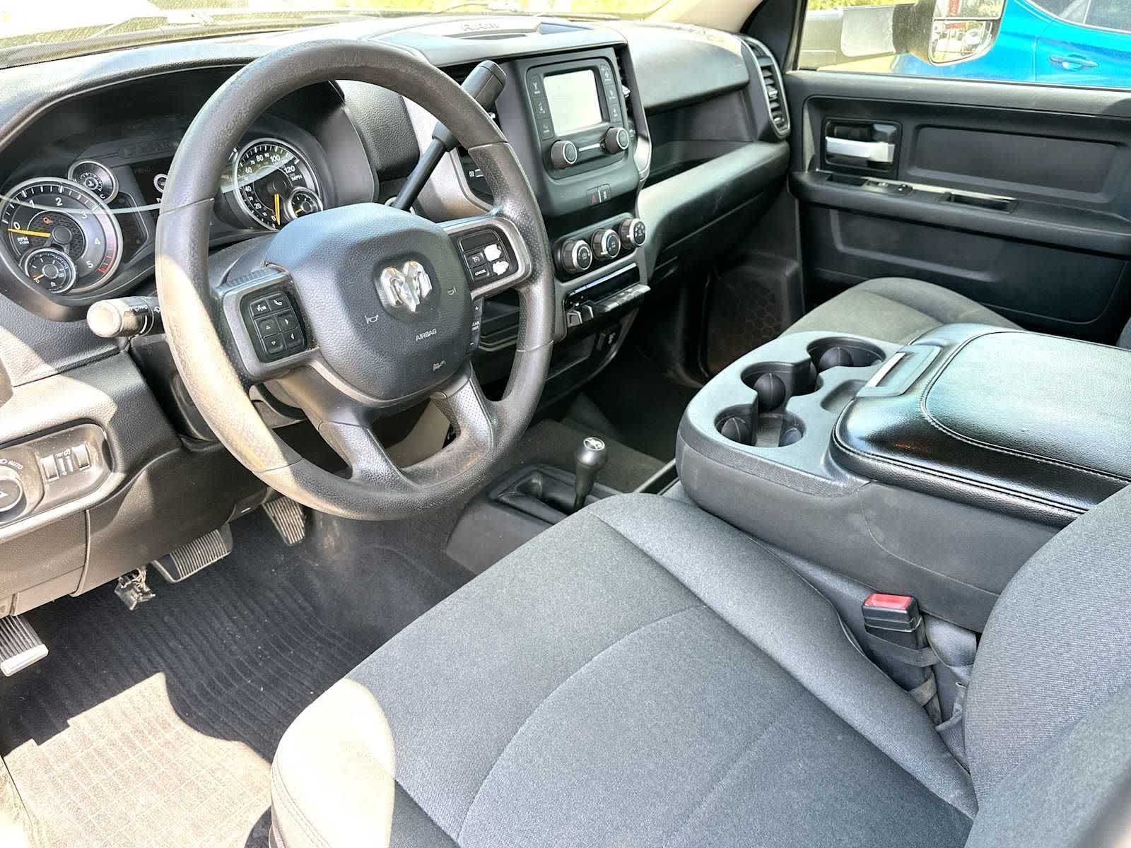 View vehicle photo 4