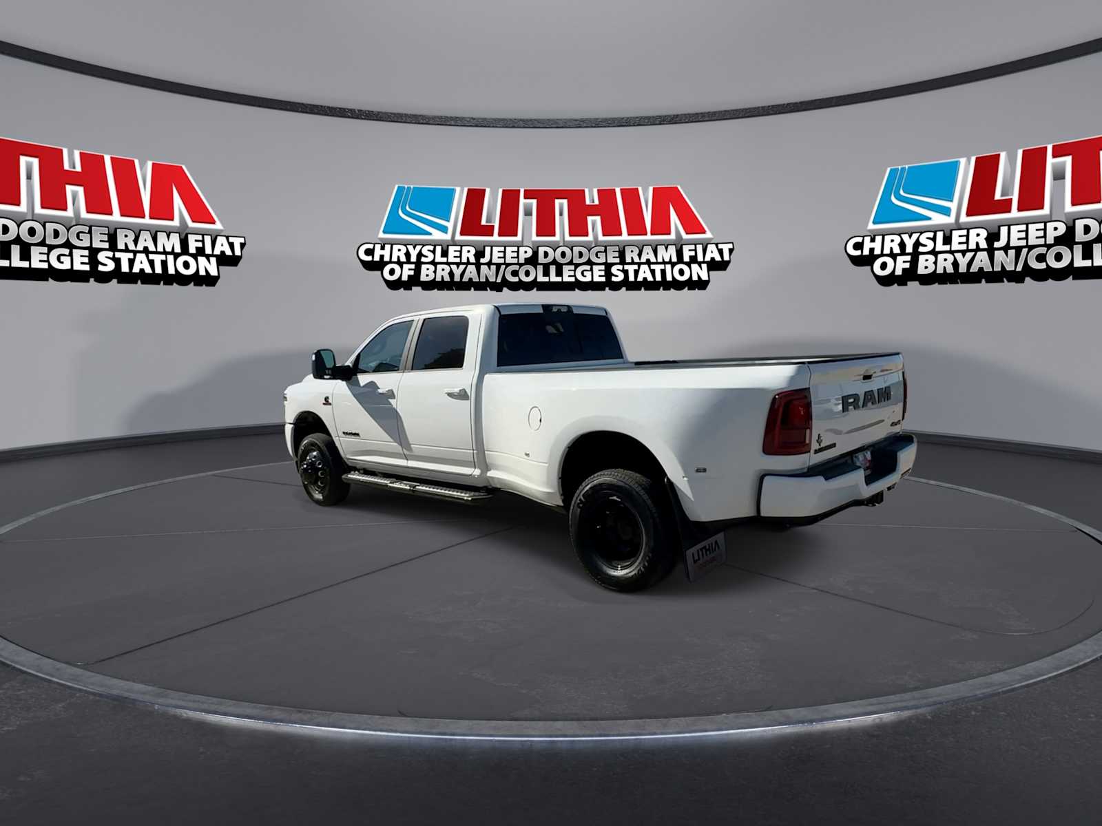 View vehicle photo 6