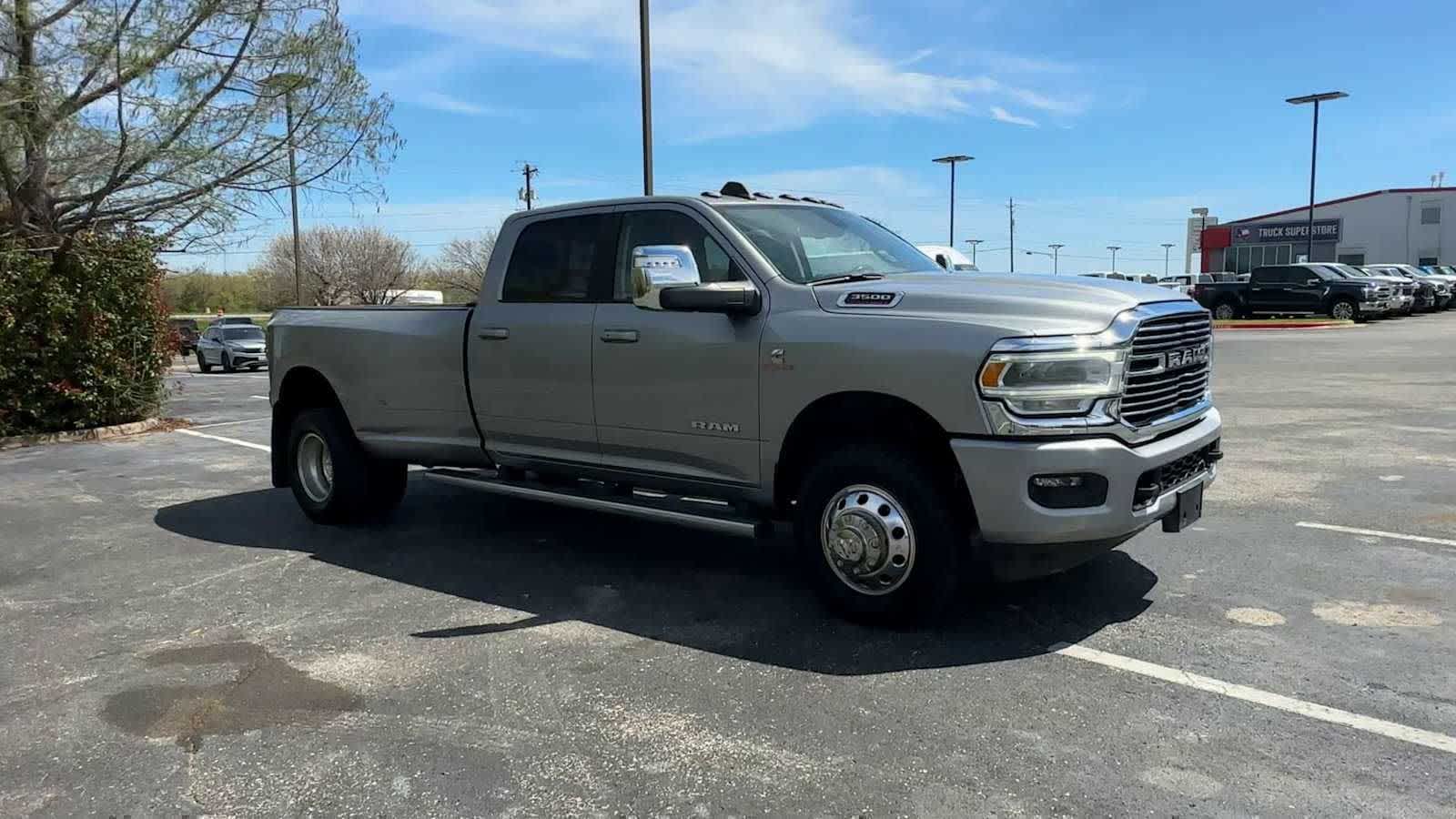 View vehicle photo 2