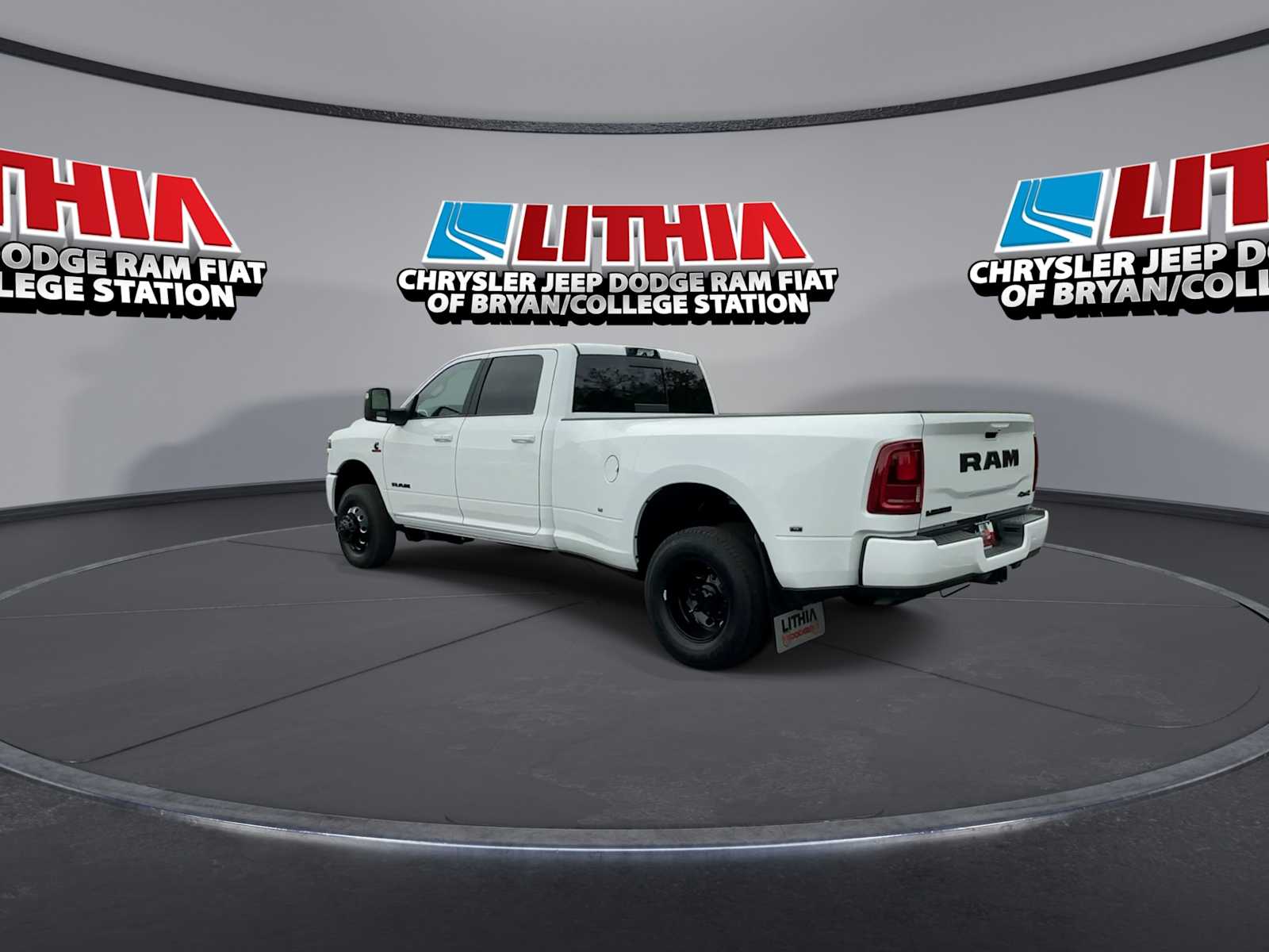 View vehicle photo 6