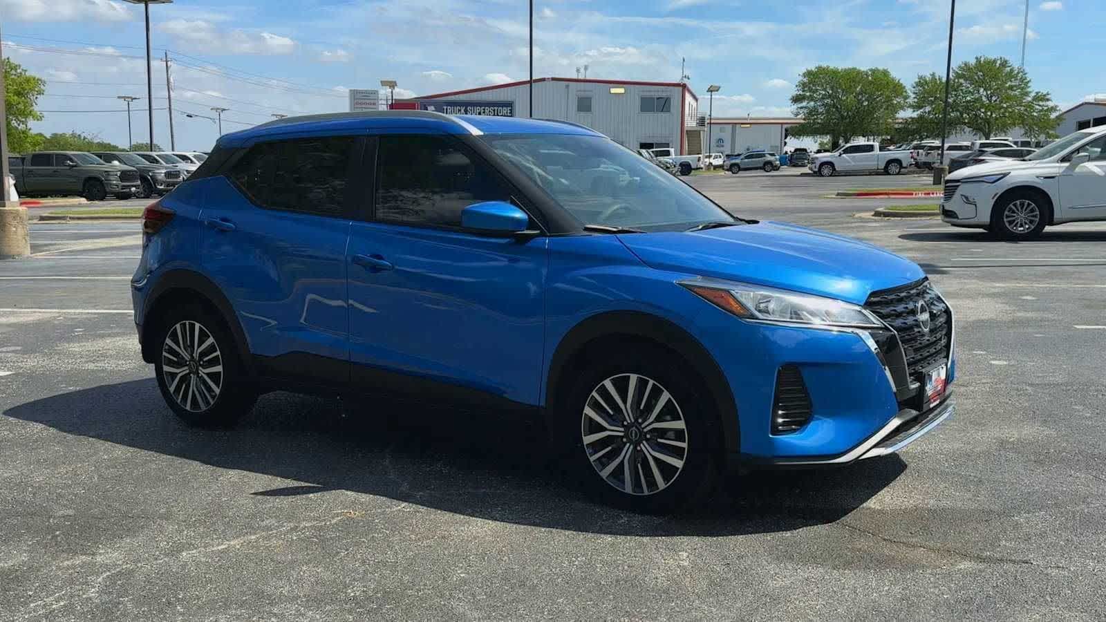 View vehicle photo 2