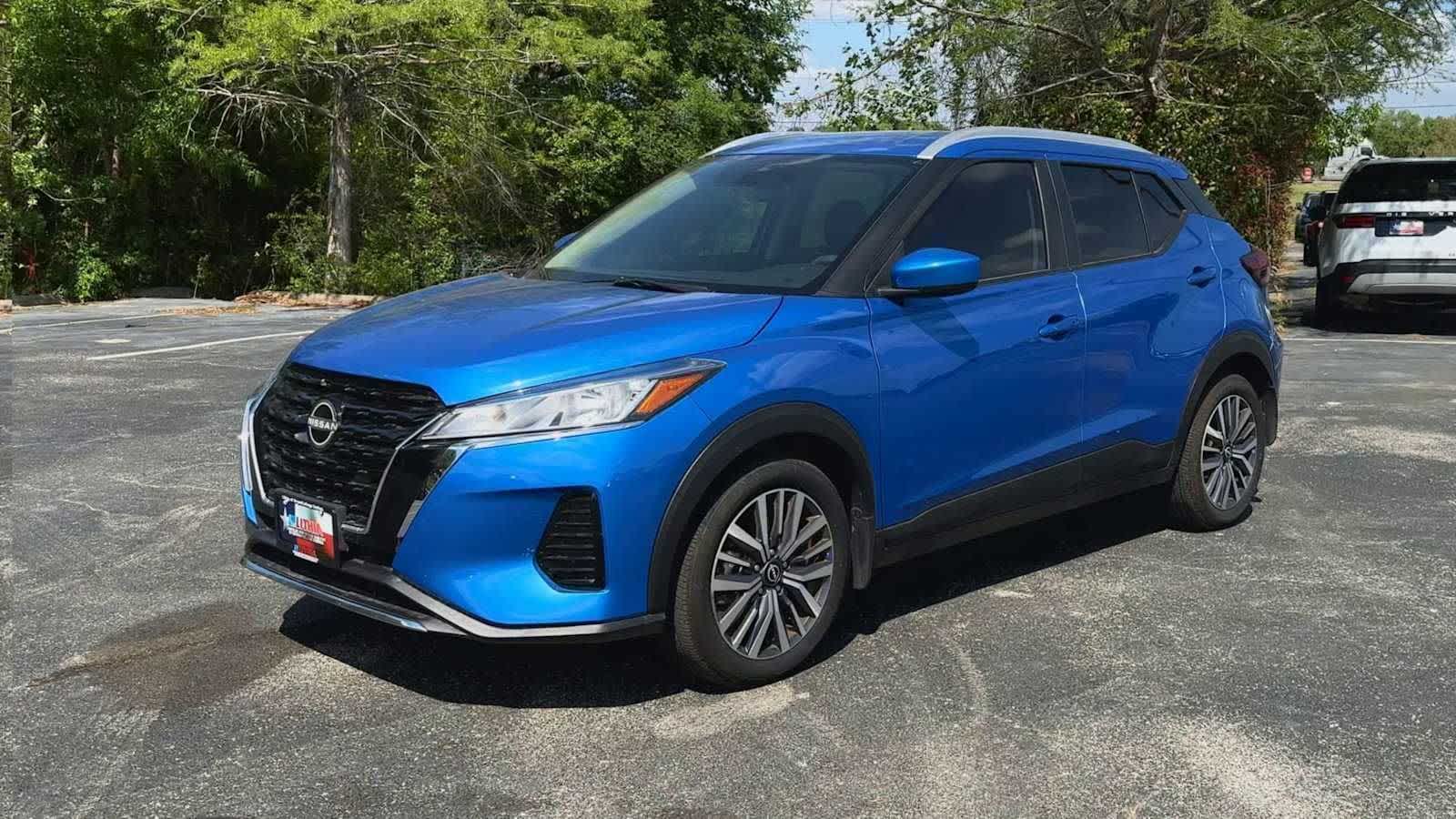 View vehicle photo 4