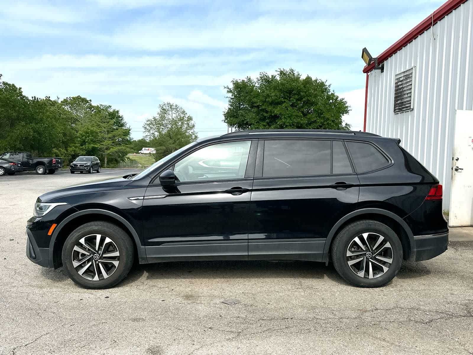 View vehicle photo 3