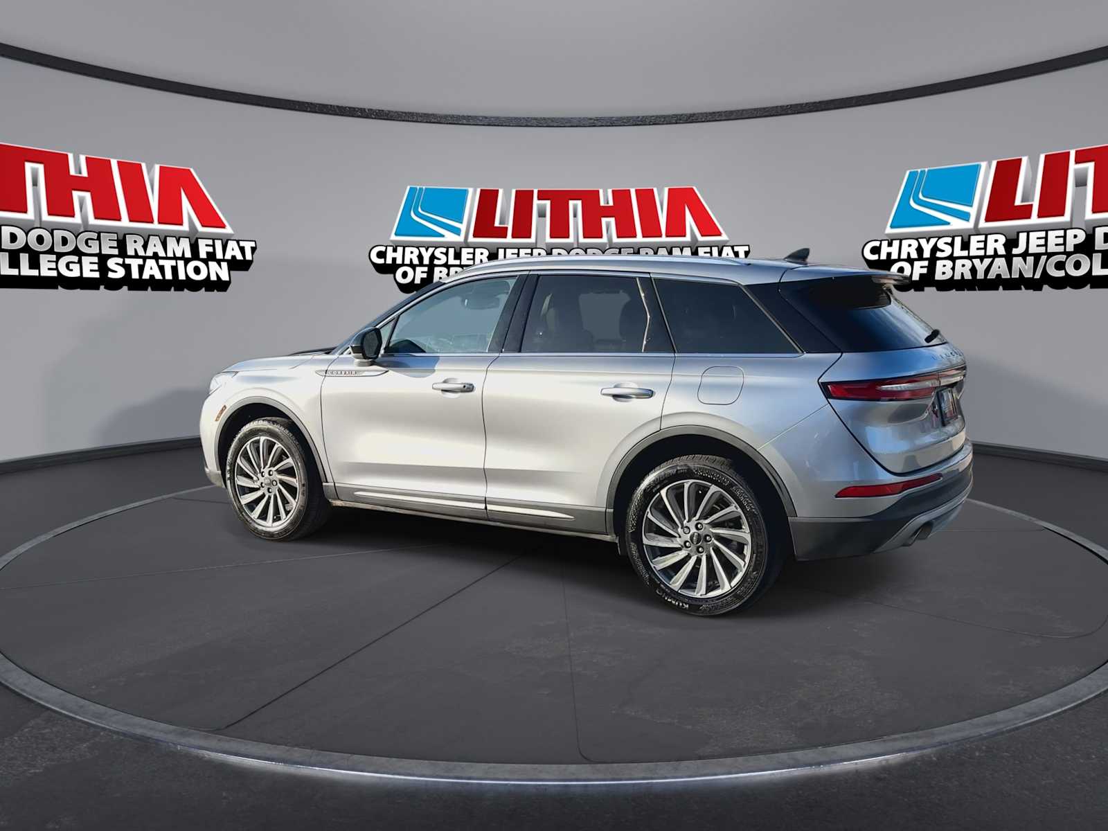 View vehicle photo 6