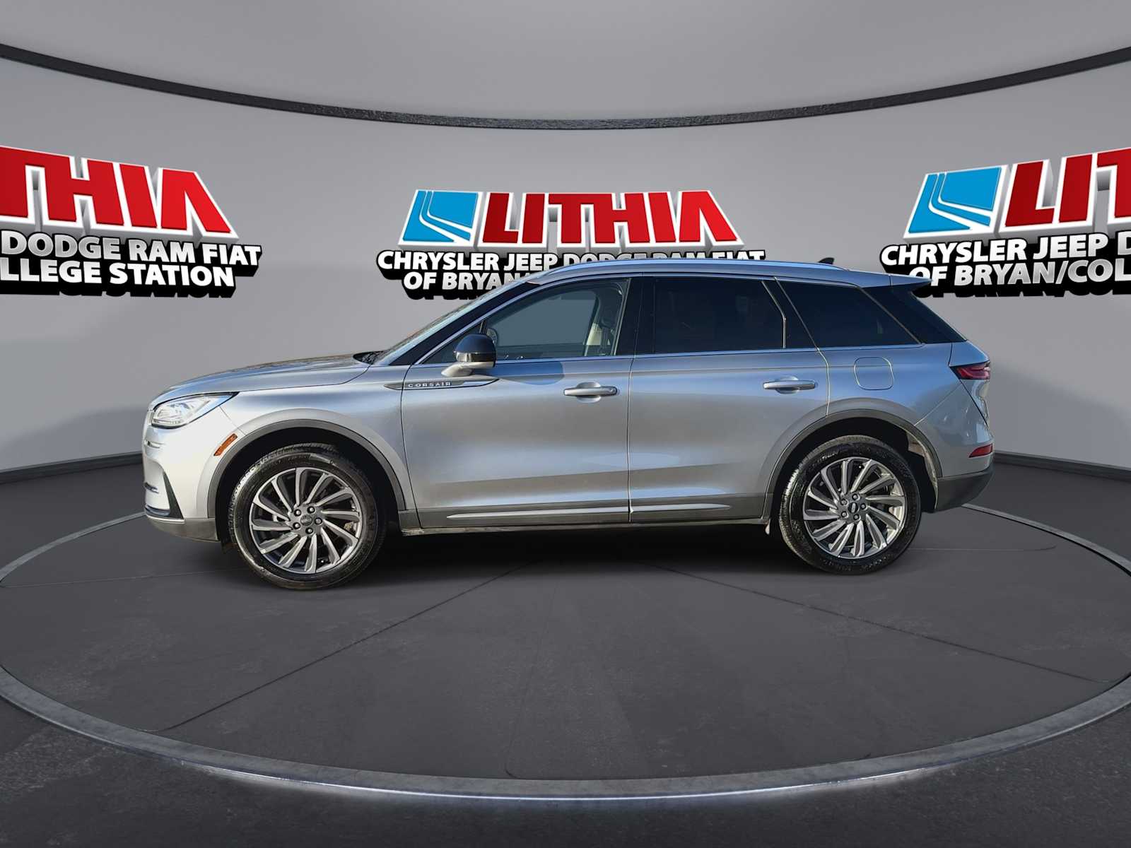 View vehicle photo 5