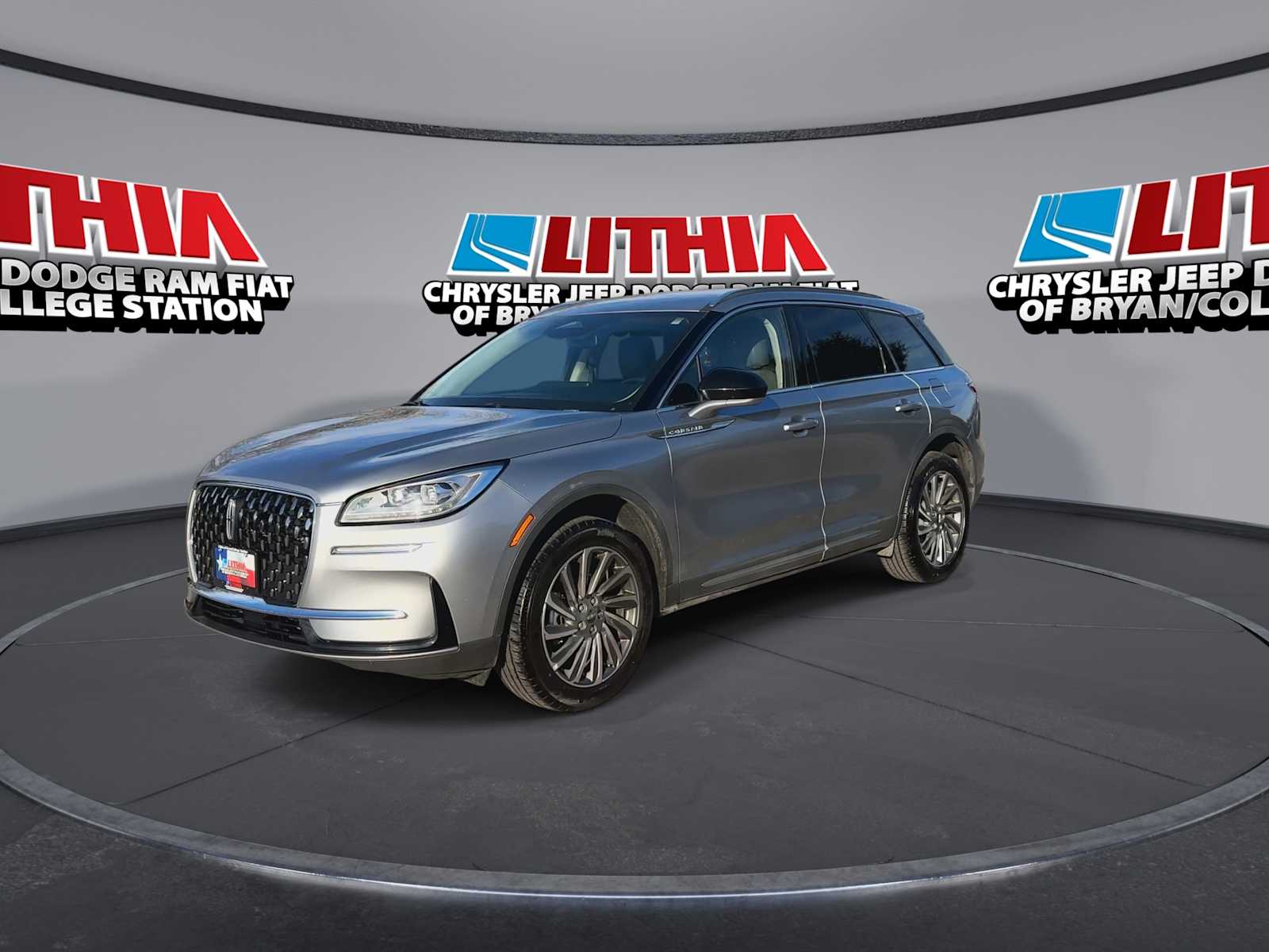 View vehicle photo 4