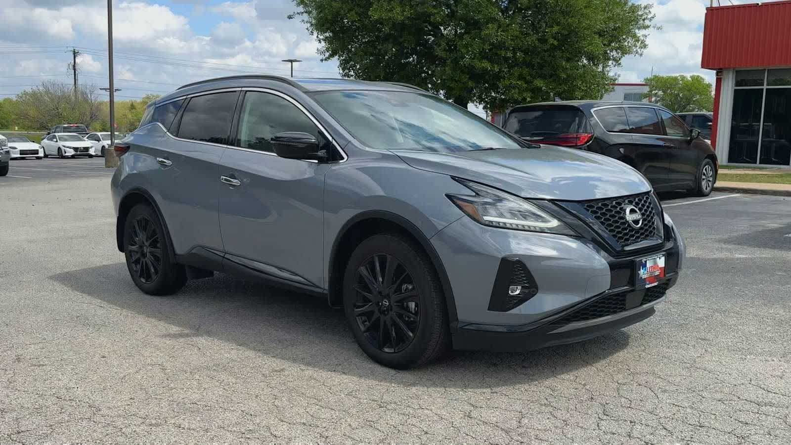 View vehicle photo 2