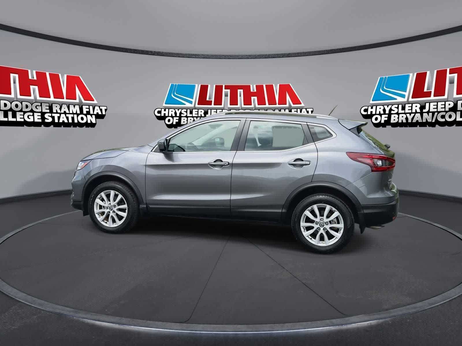 View vehicle photo 5