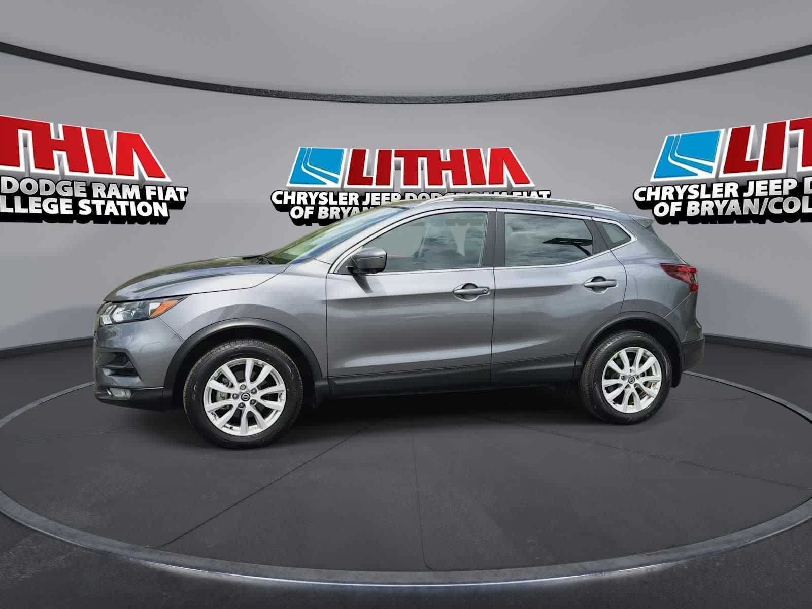 View vehicle photo 4