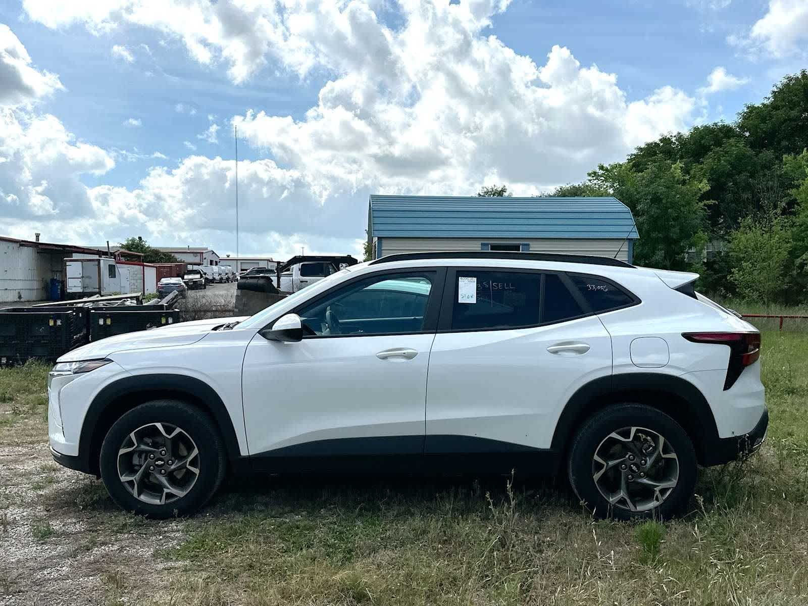 View vehicle photo 3