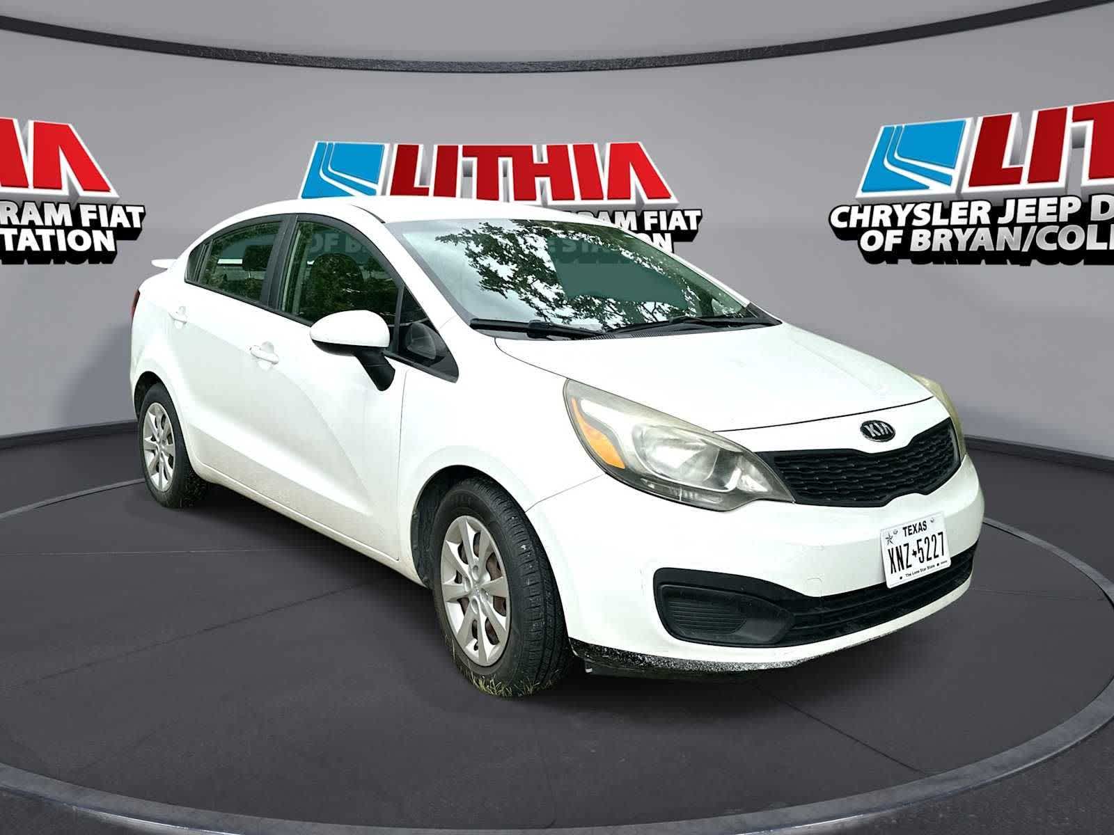 Clear White 2013 Kia Rio LX Sedan Front-Wheel Drive Automatic