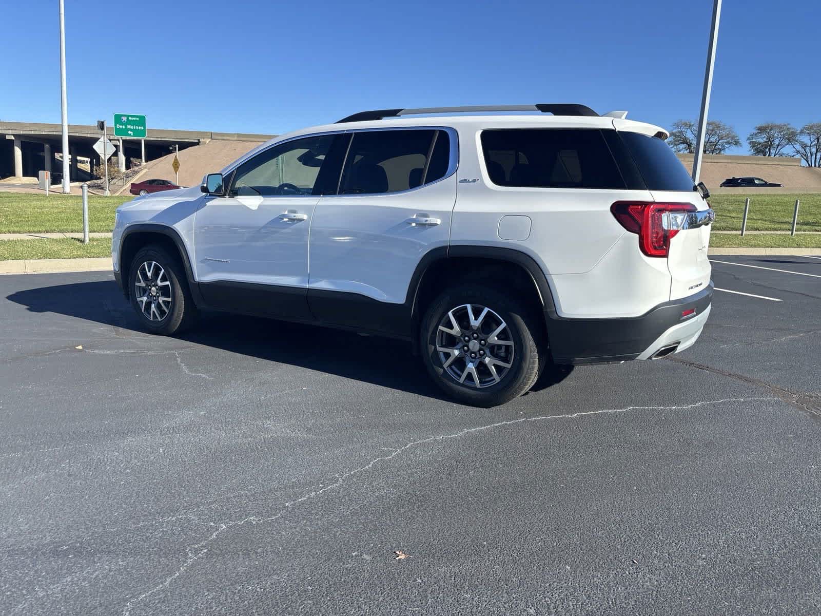 2023 GMC Acadia SLT 7