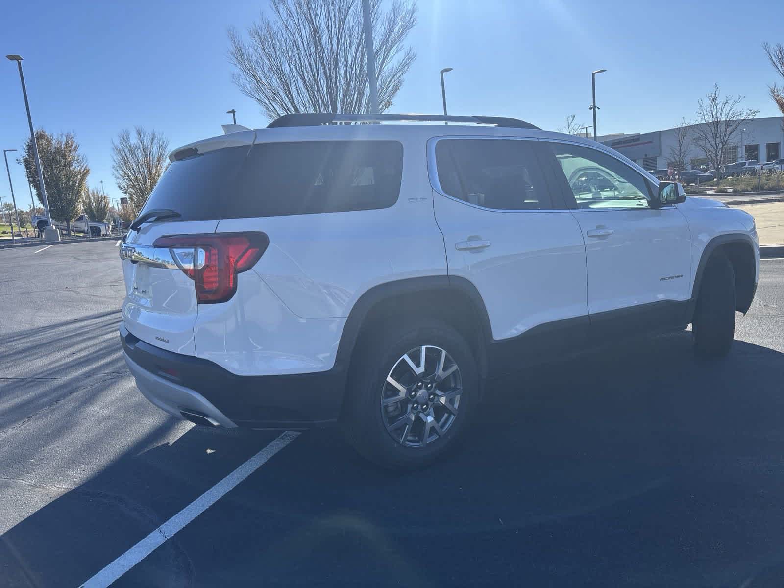 2023 GMC Acadia SLT 9