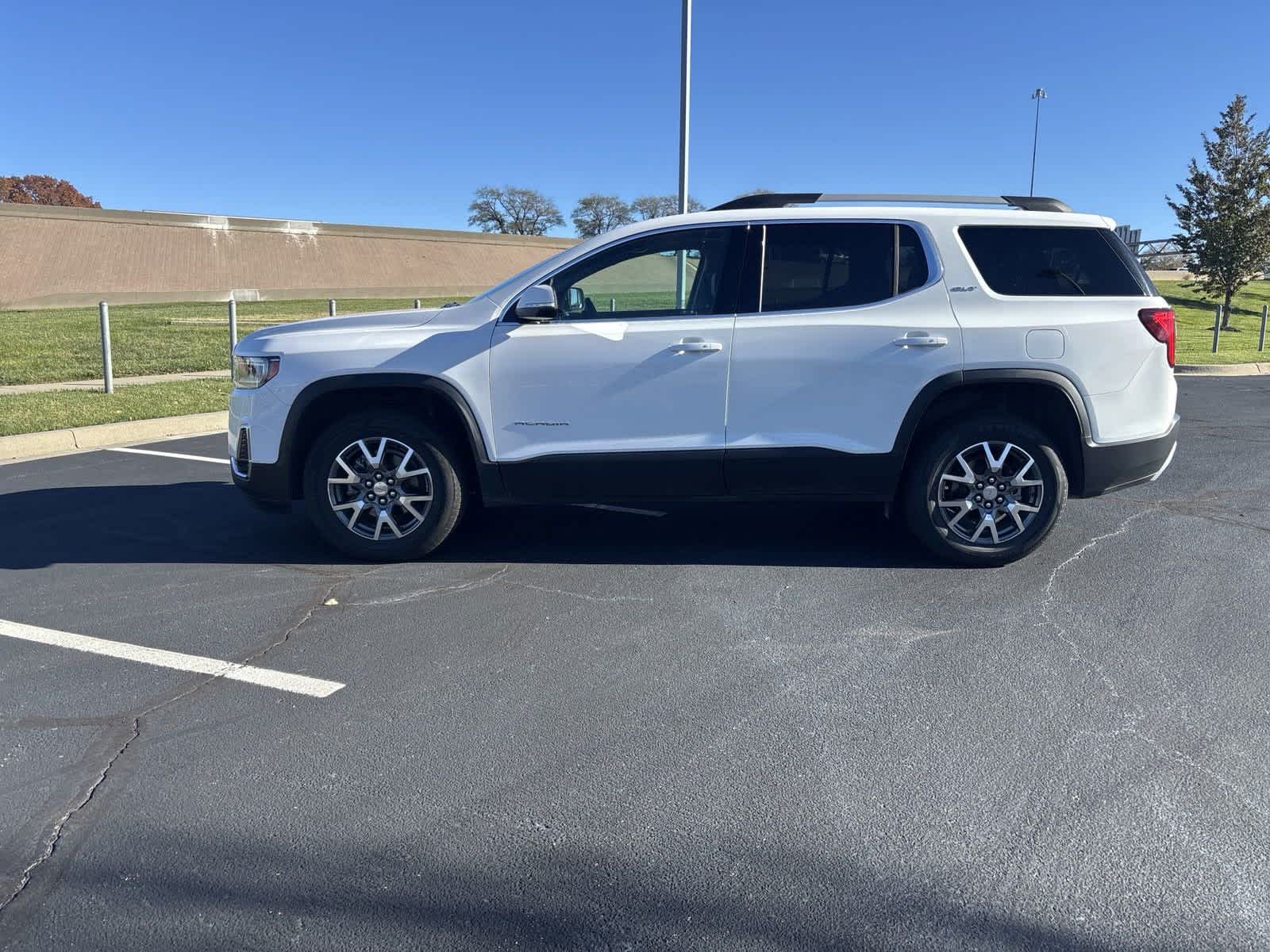 2023 GMC Acadia SLT 6