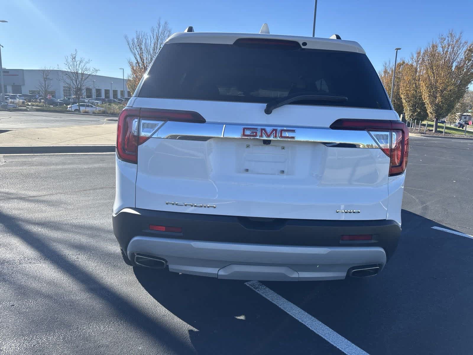 2023 GMC Acadia SLT 8