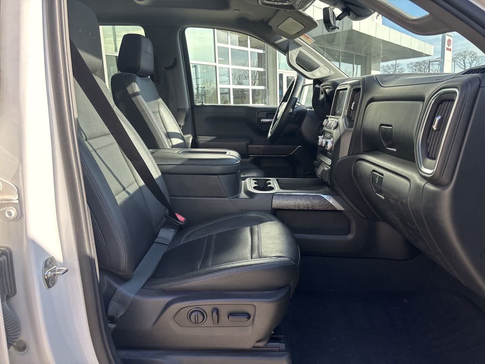 2019 GMC Sierra 1500 Denali 4WD Crew Cab 147 32