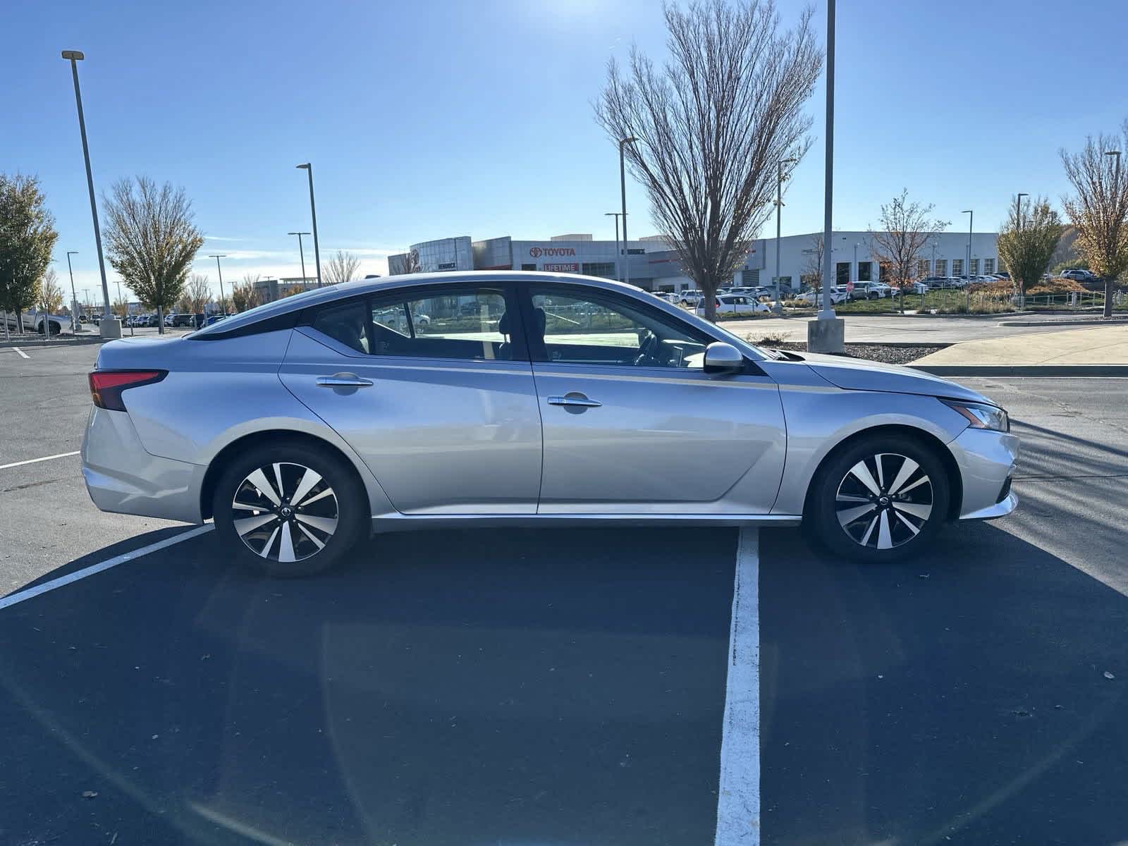 2022 Nissan Altima 2.5 SV 10