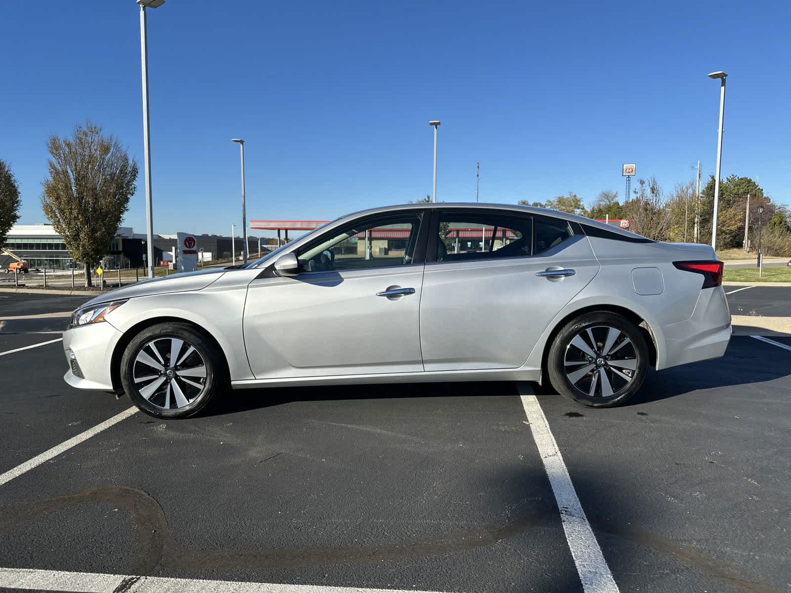 2022 Nissan Altima 2.5 SV 6