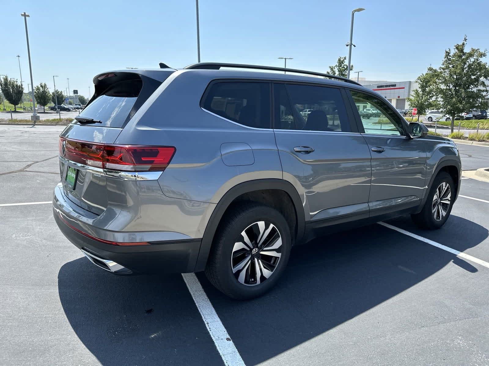 2024 Volkswagen Atlas 2.0T SE 9