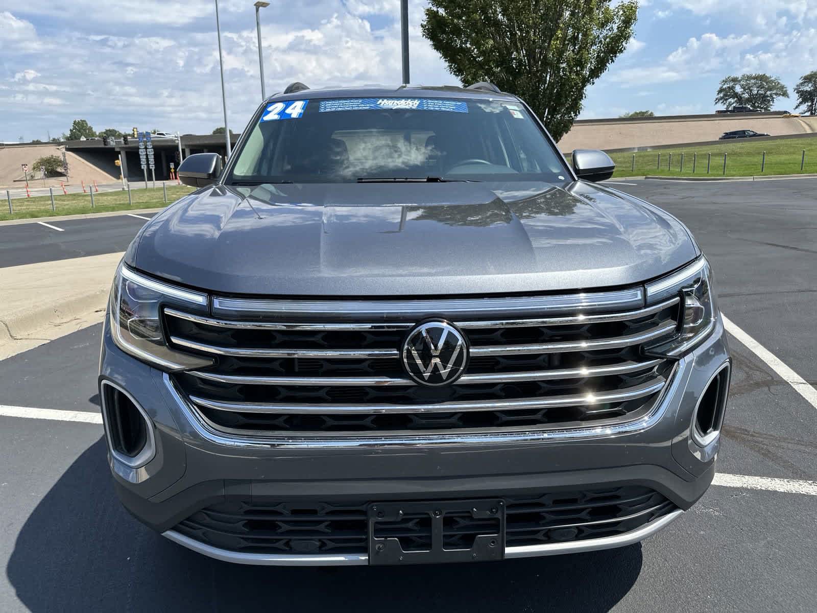 2024 Volkswagen Atlas 2.0T SE 3