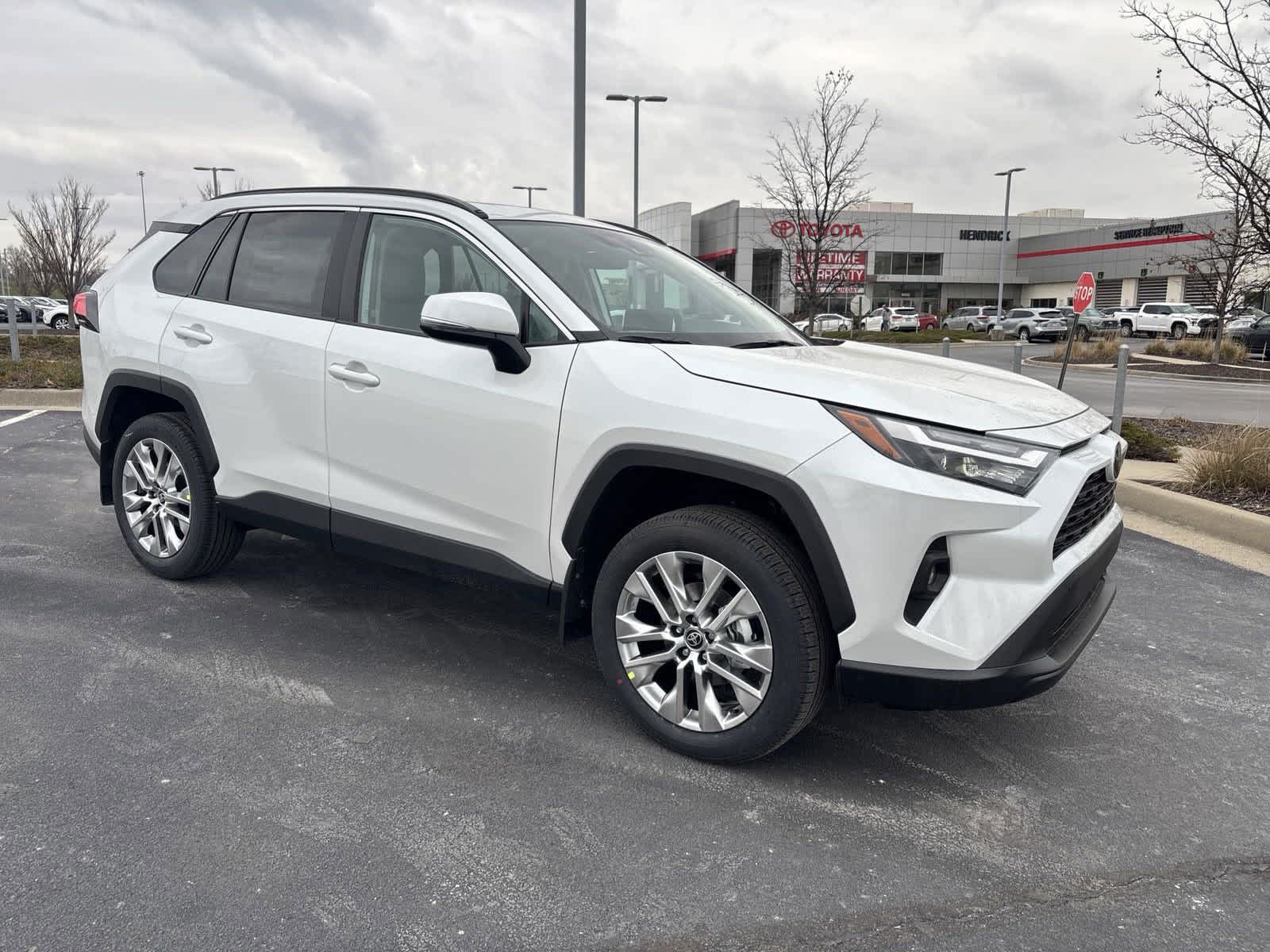 2025 Toyota RAV4 XLE Premium 5