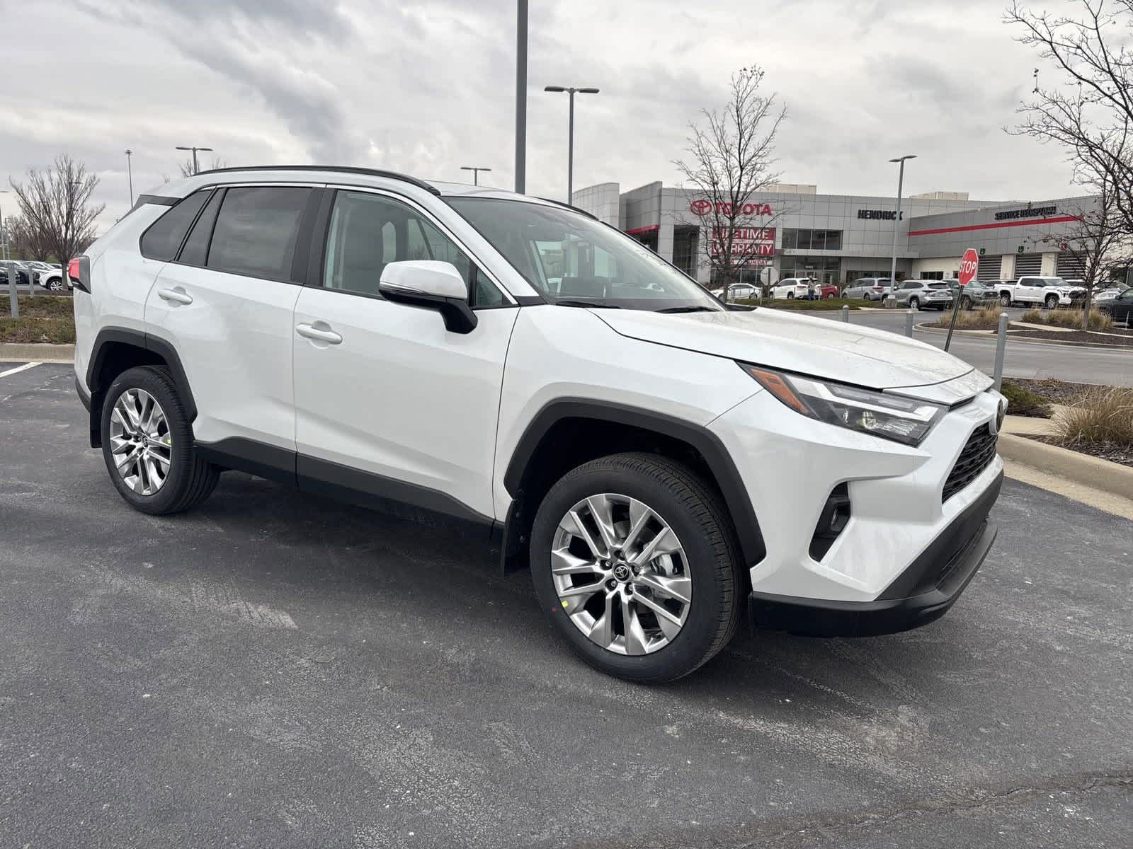 2025 Toyota RAV4 XLE Premium 4