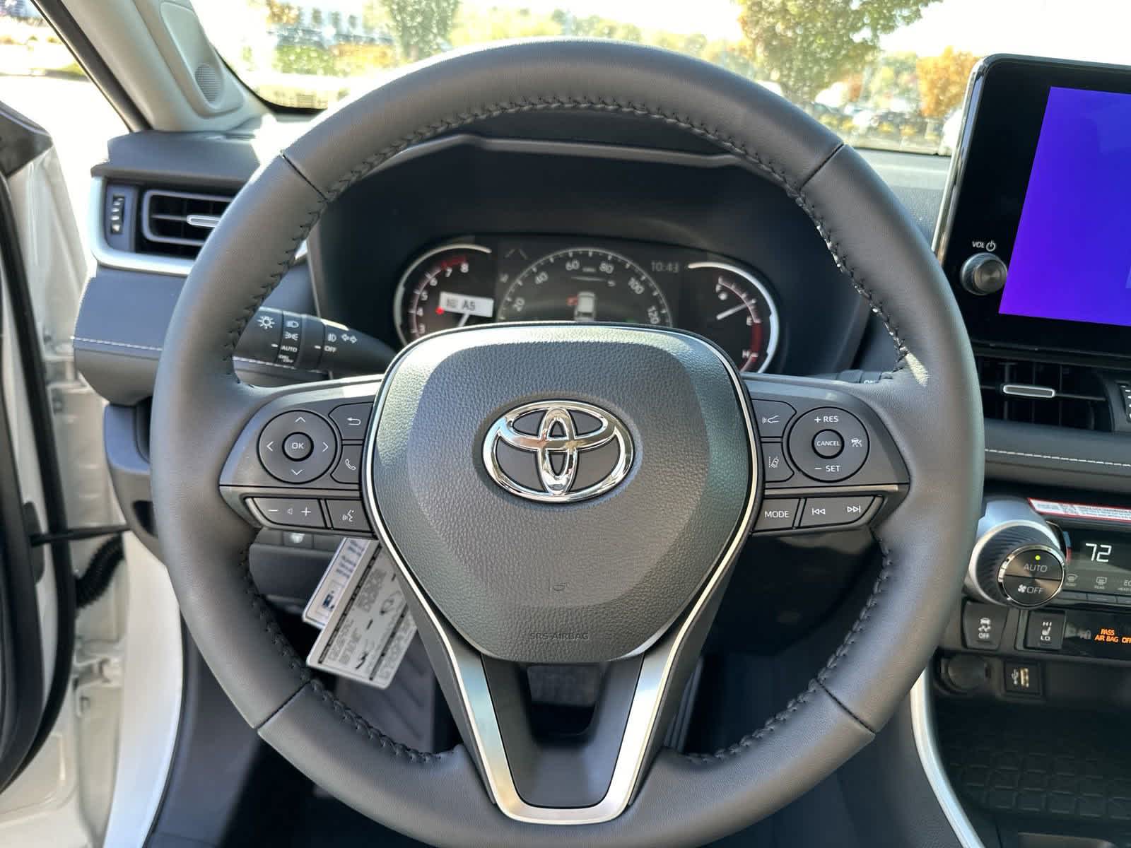 2024 Toyota RAV4 XLE Premium 18