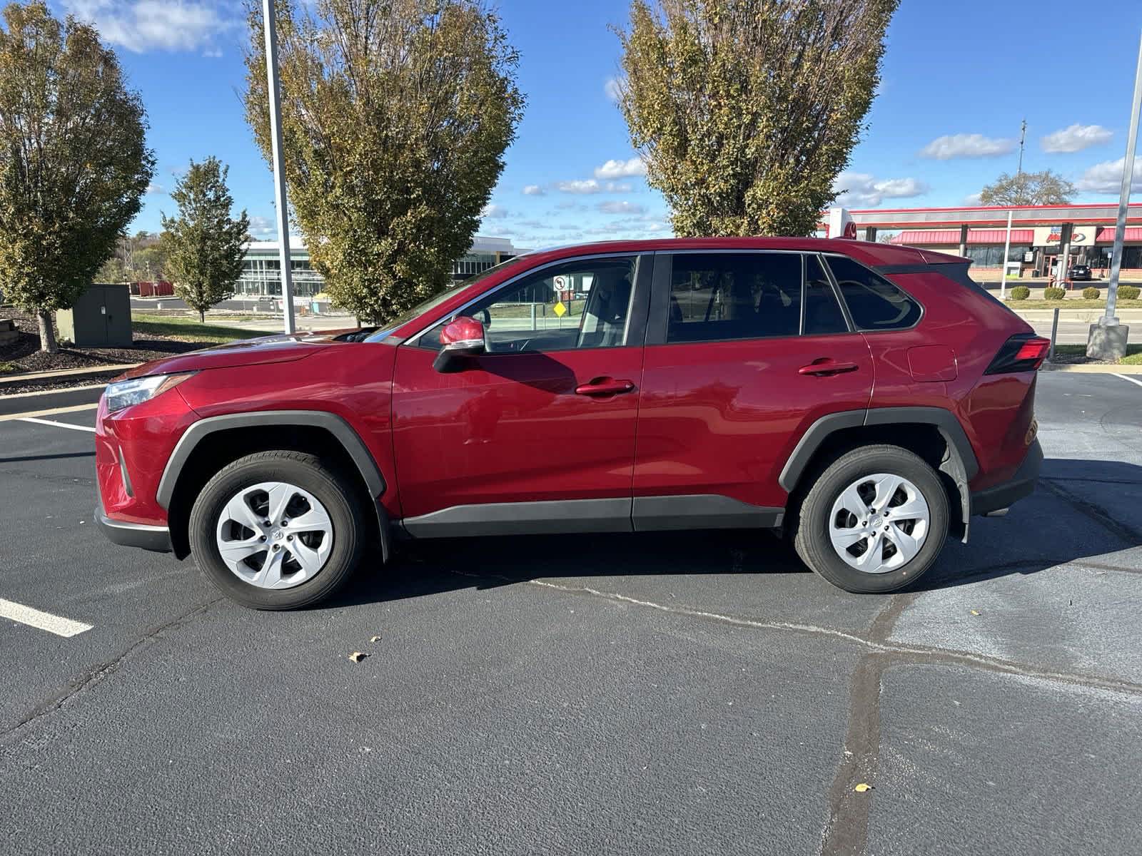 2023 Toyota RAV4 LE 6