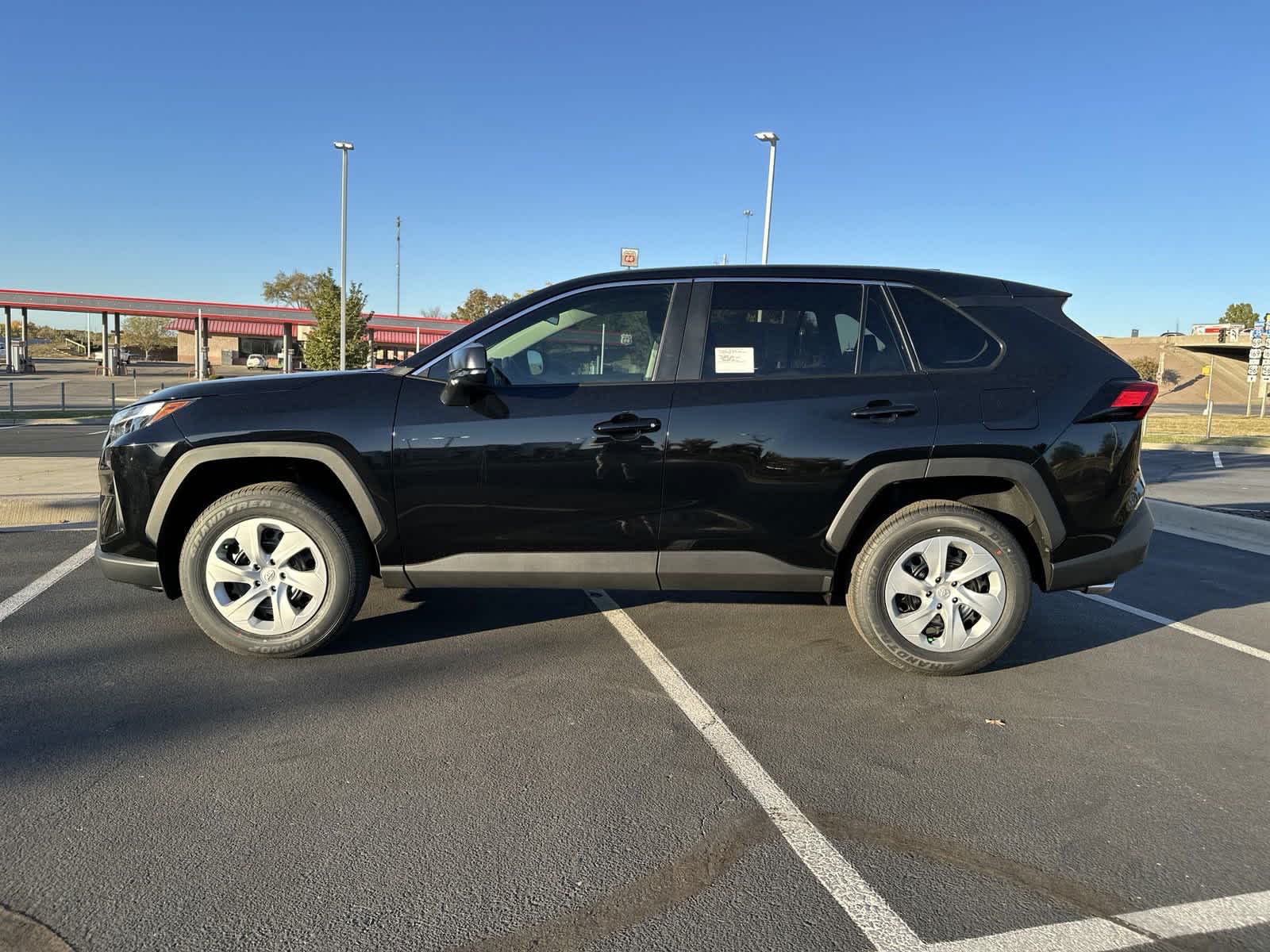 2024 Toyota RAV4 LE 5