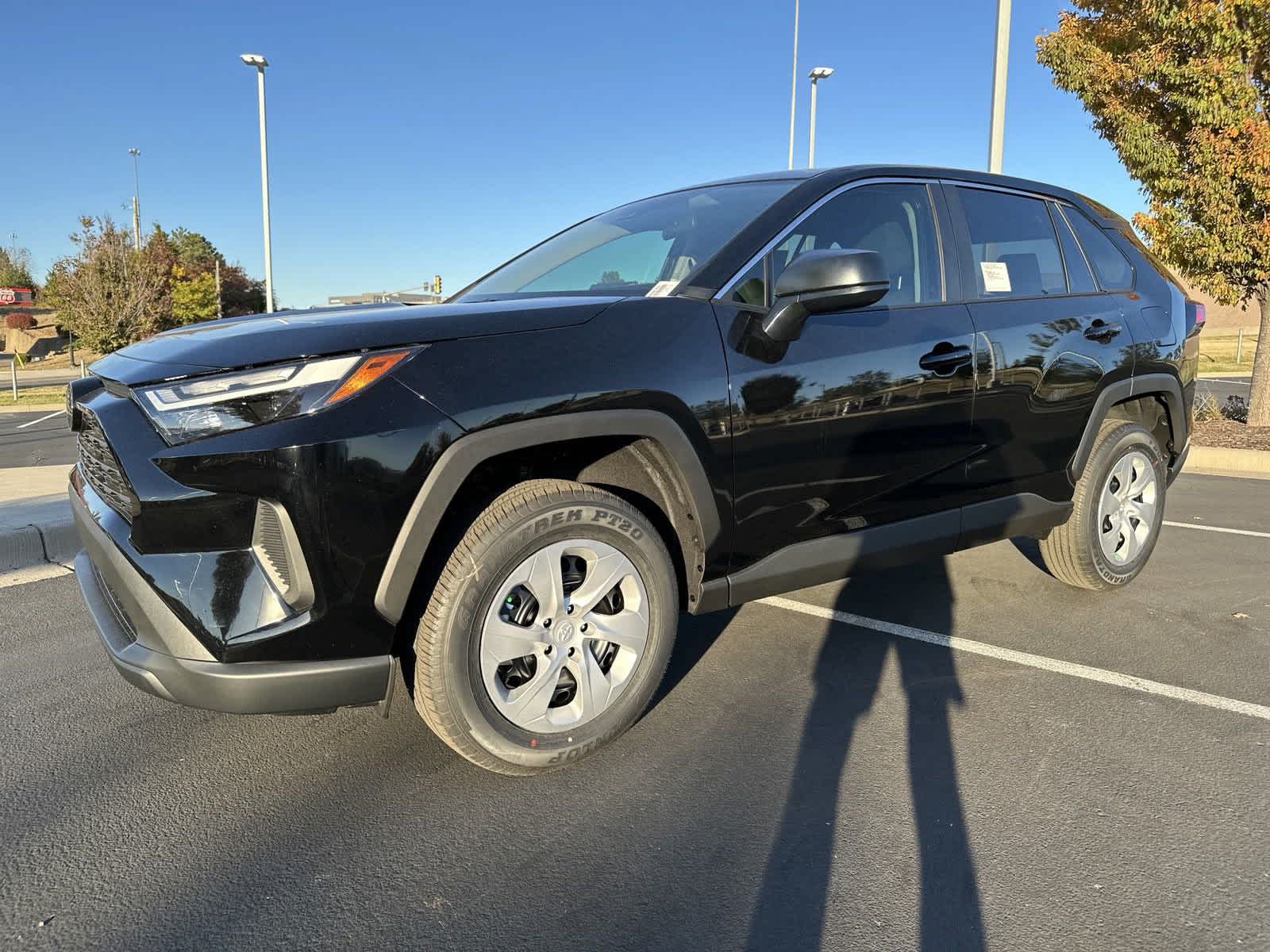 2024 Toyota RAV4 LE 4