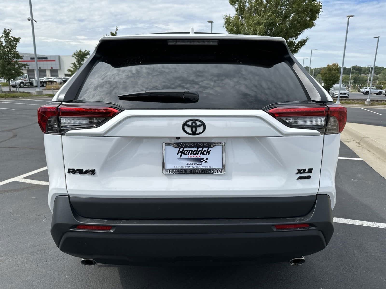 2024 Toyota RAV4 XLE 8