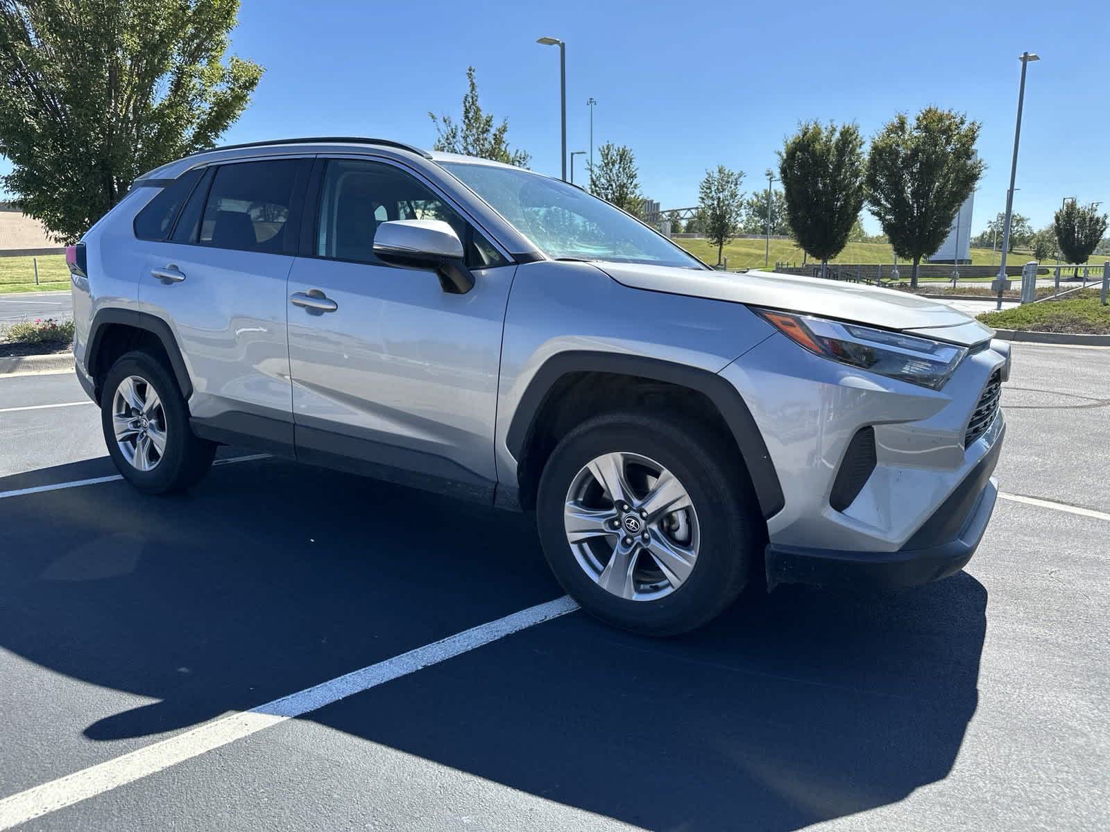 2023 Toyota RAV4 XLE 2