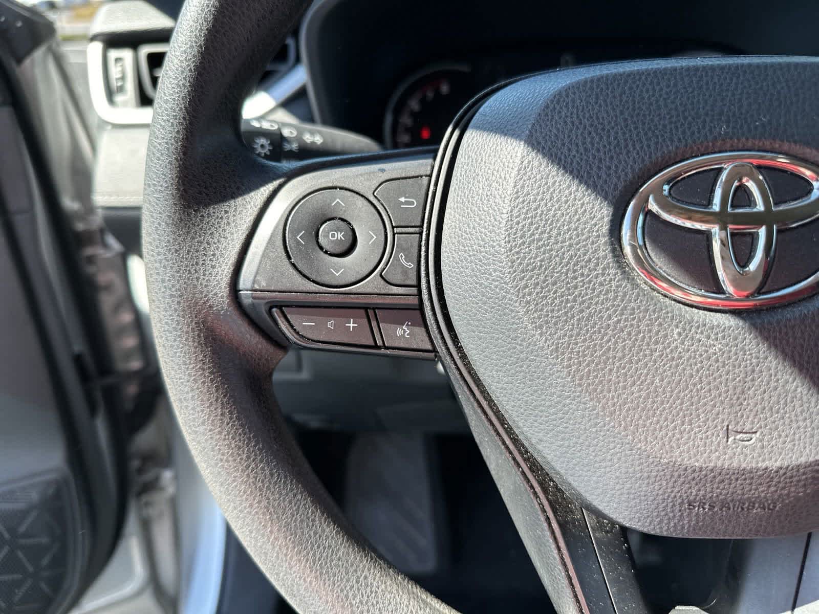 2023 Toyota RAV4 XLE 18