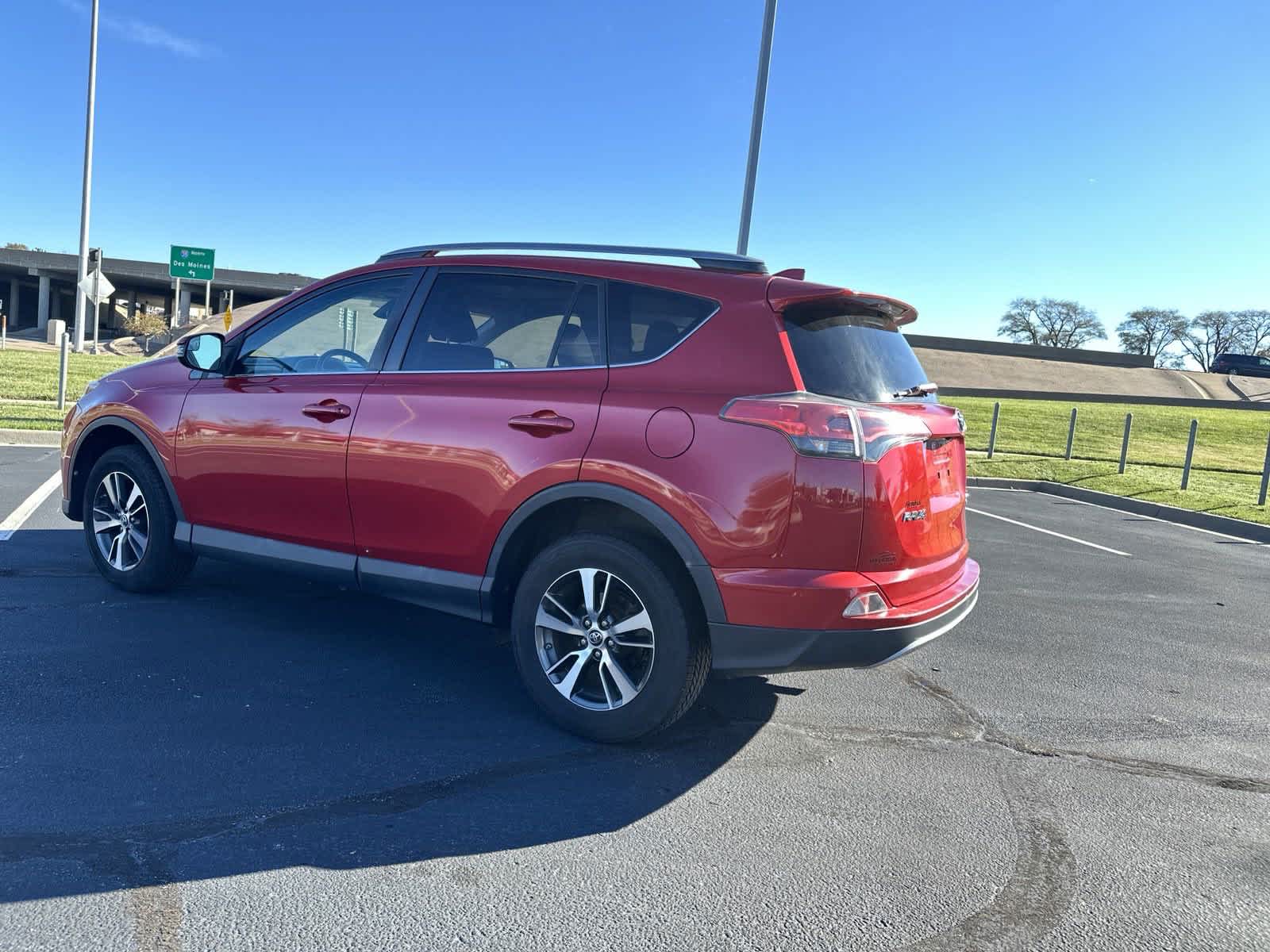 2017 Toyota RAV4 XLE 7