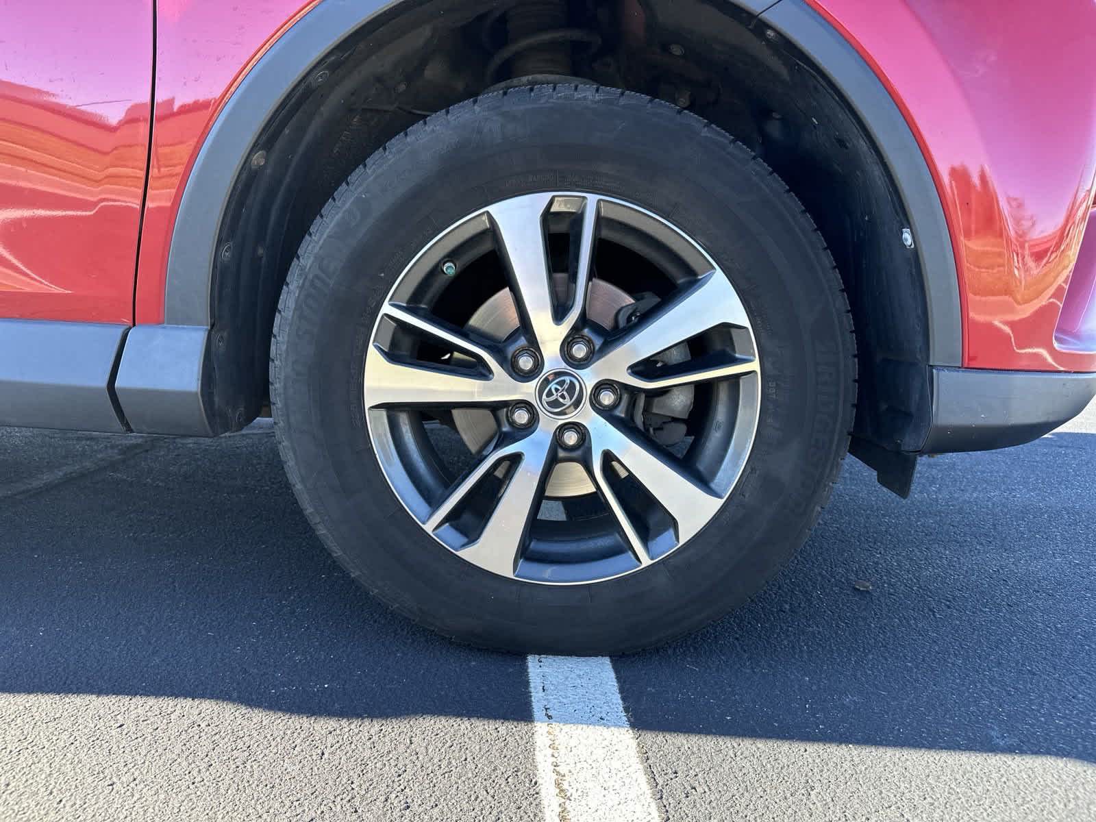 2017 Toyota RAV4 XLE 12